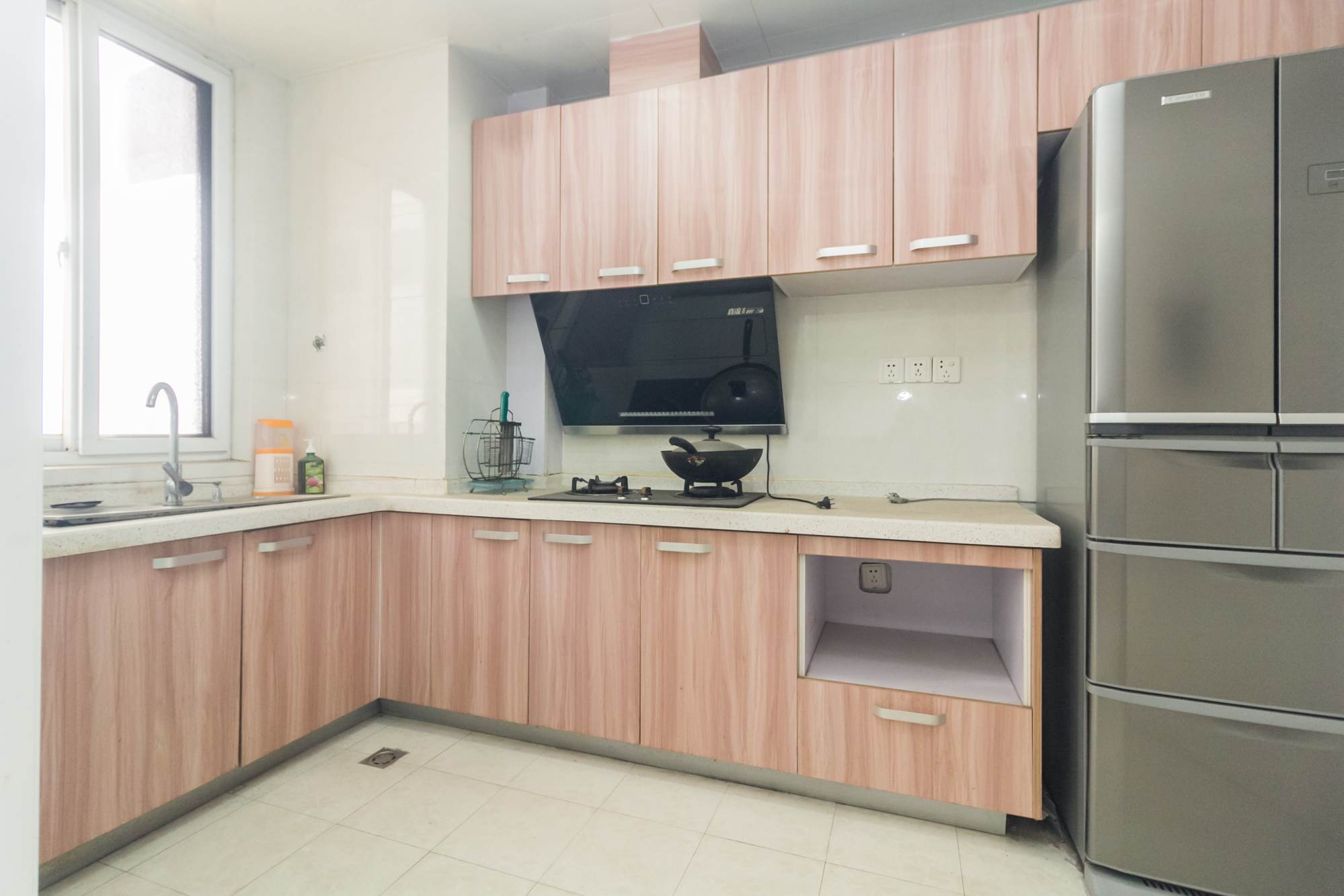 星城国际  3室2厅2卫    65.98万厨房