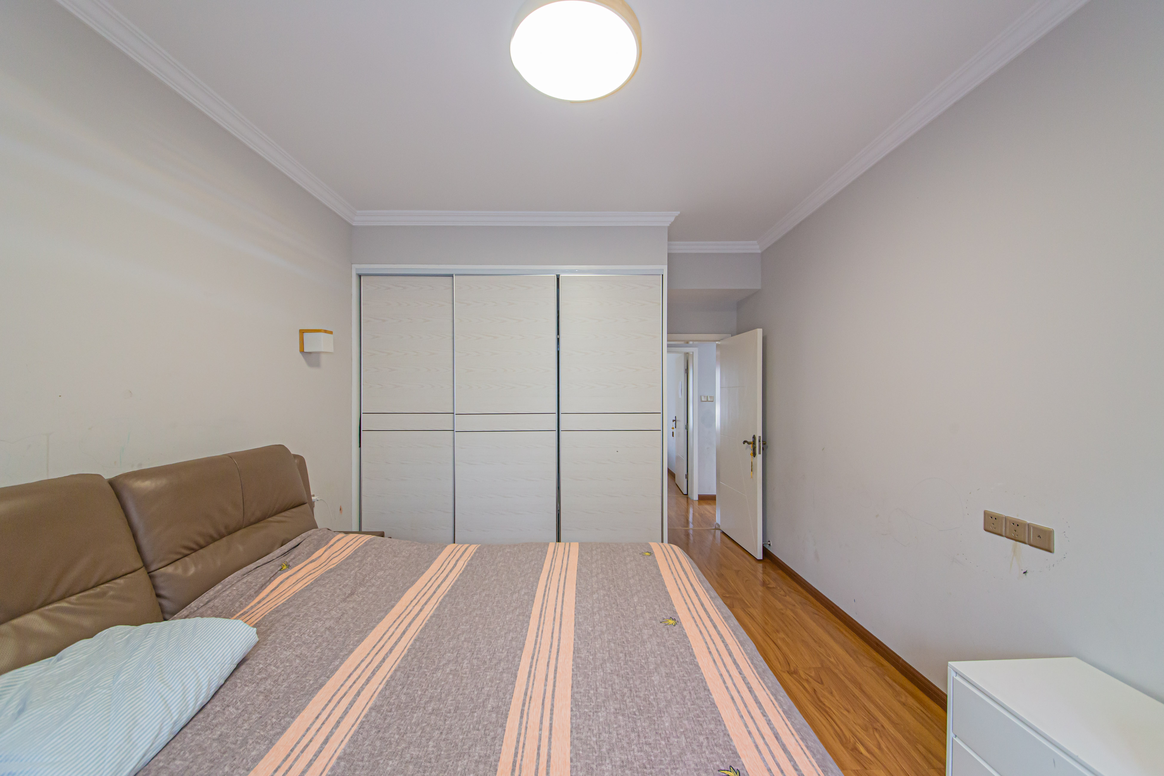 香芙嘉园（广铁湘府嘉园）  2室2厅1卫    79.8万卧室