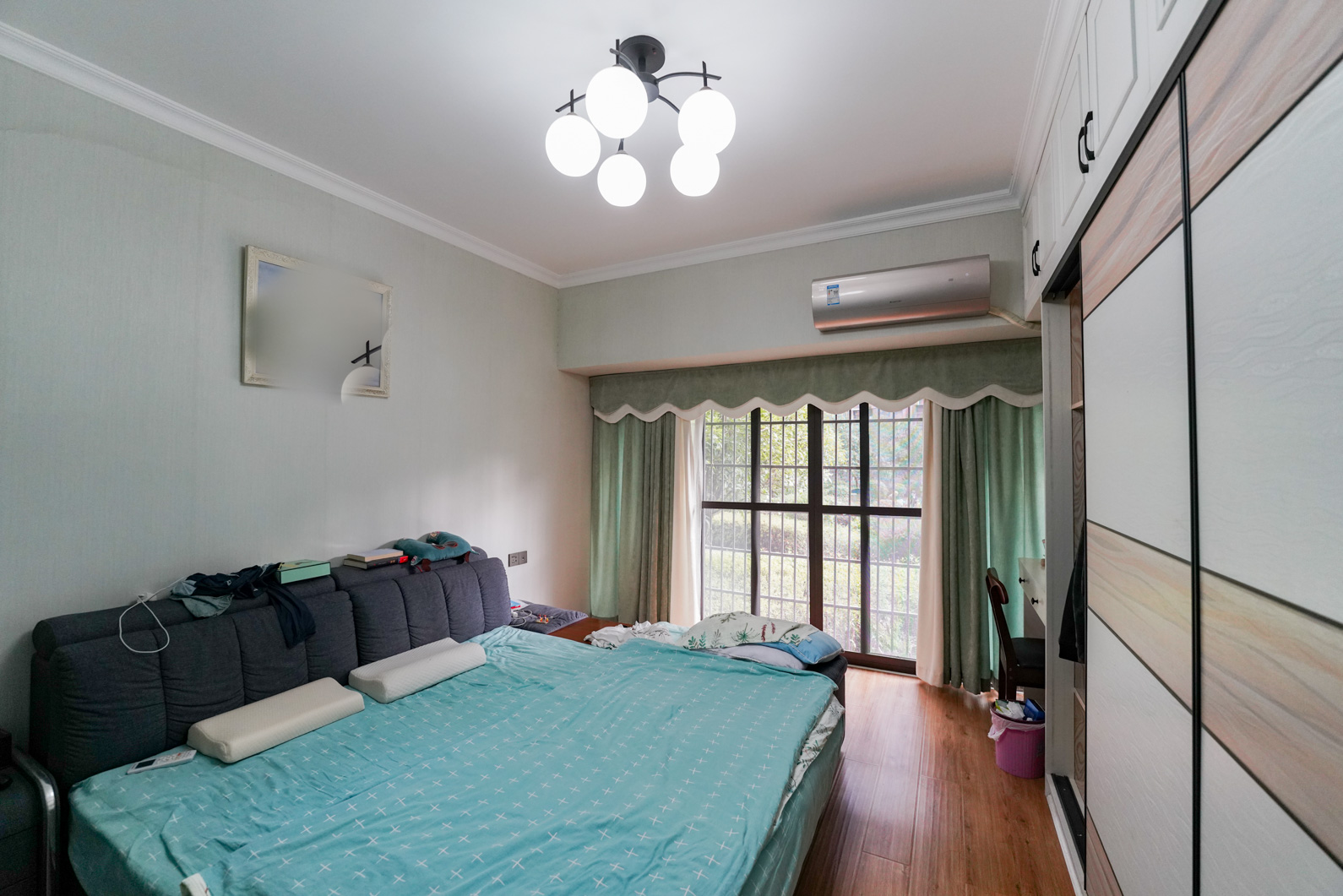 夏威夷碧水春城（碧桂园城市花园）  4室1厅2卫    130.0万卧室