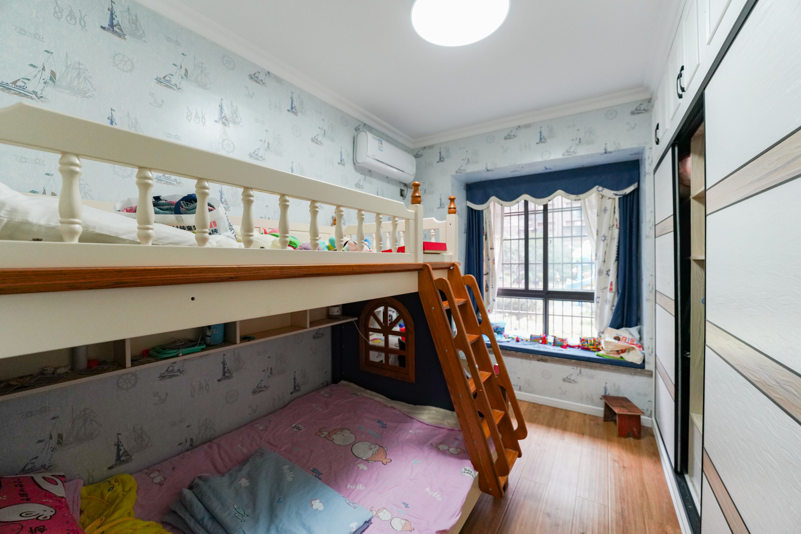 夏威夷碧水春城（碧桂园城市花园）  4室1厅2卫    130.0万卧室