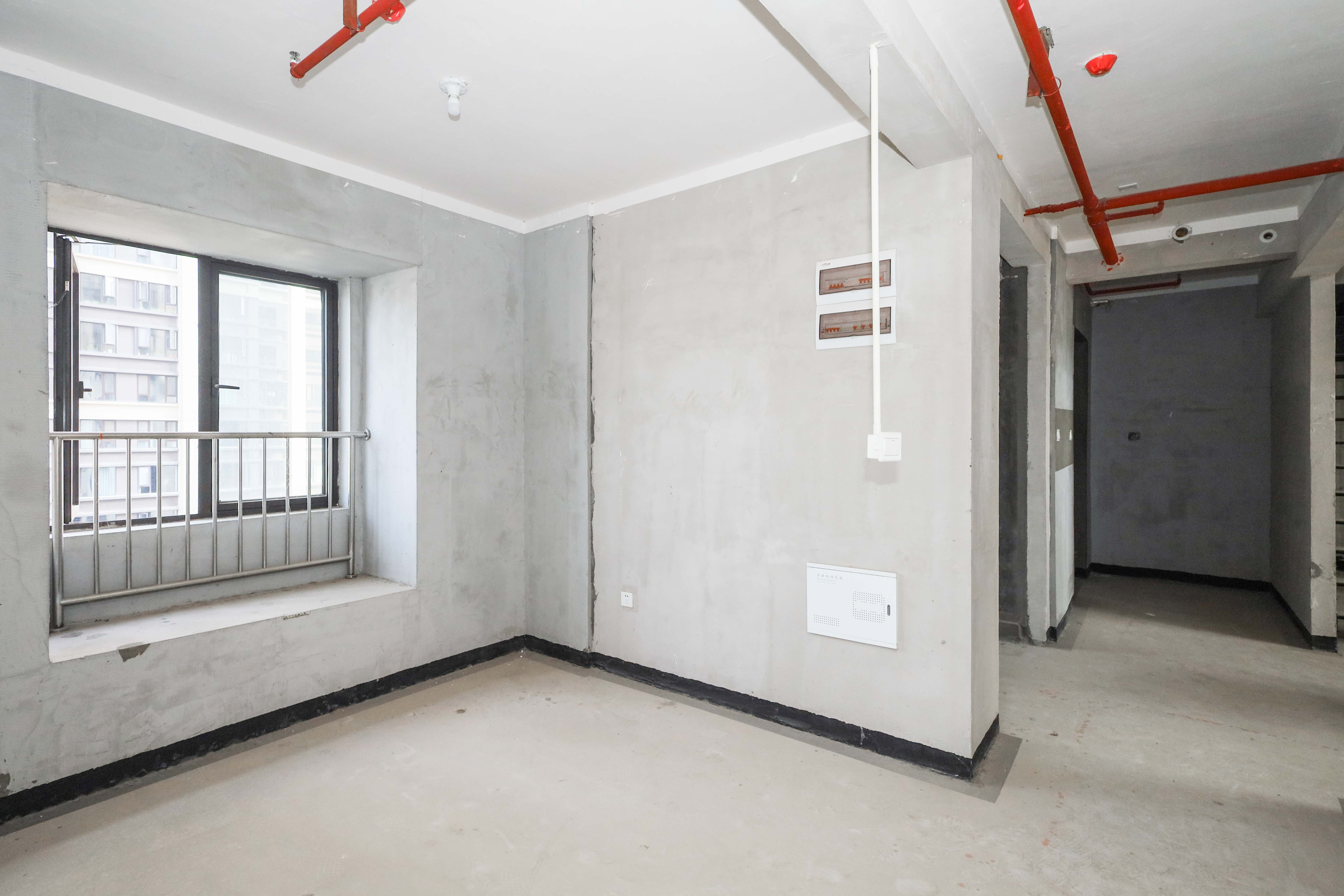 建发央著  4室2厅2卫   286.00万客厅