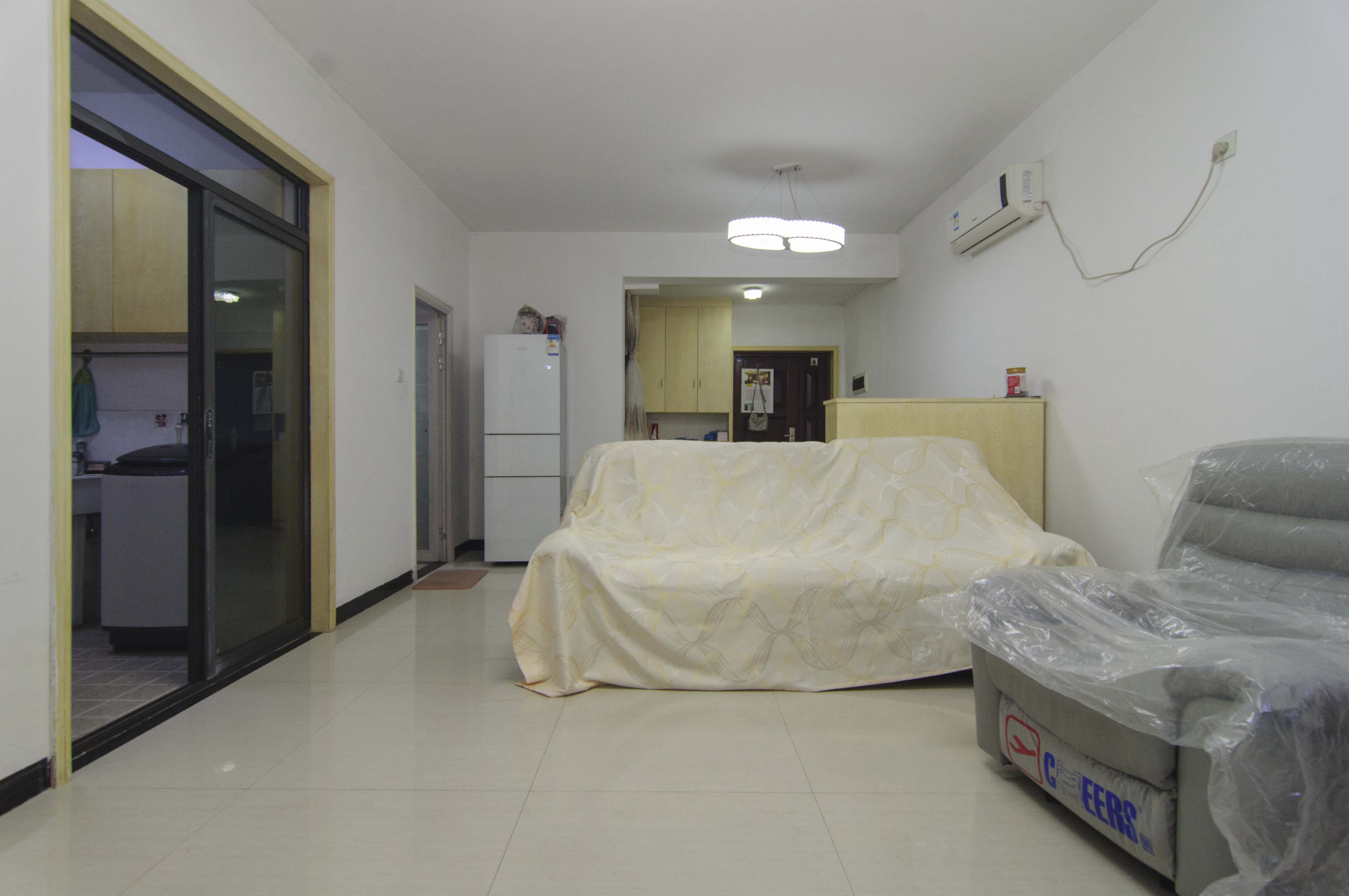 兴威帕克水岸  3室2厅1卫    94.97万客厅