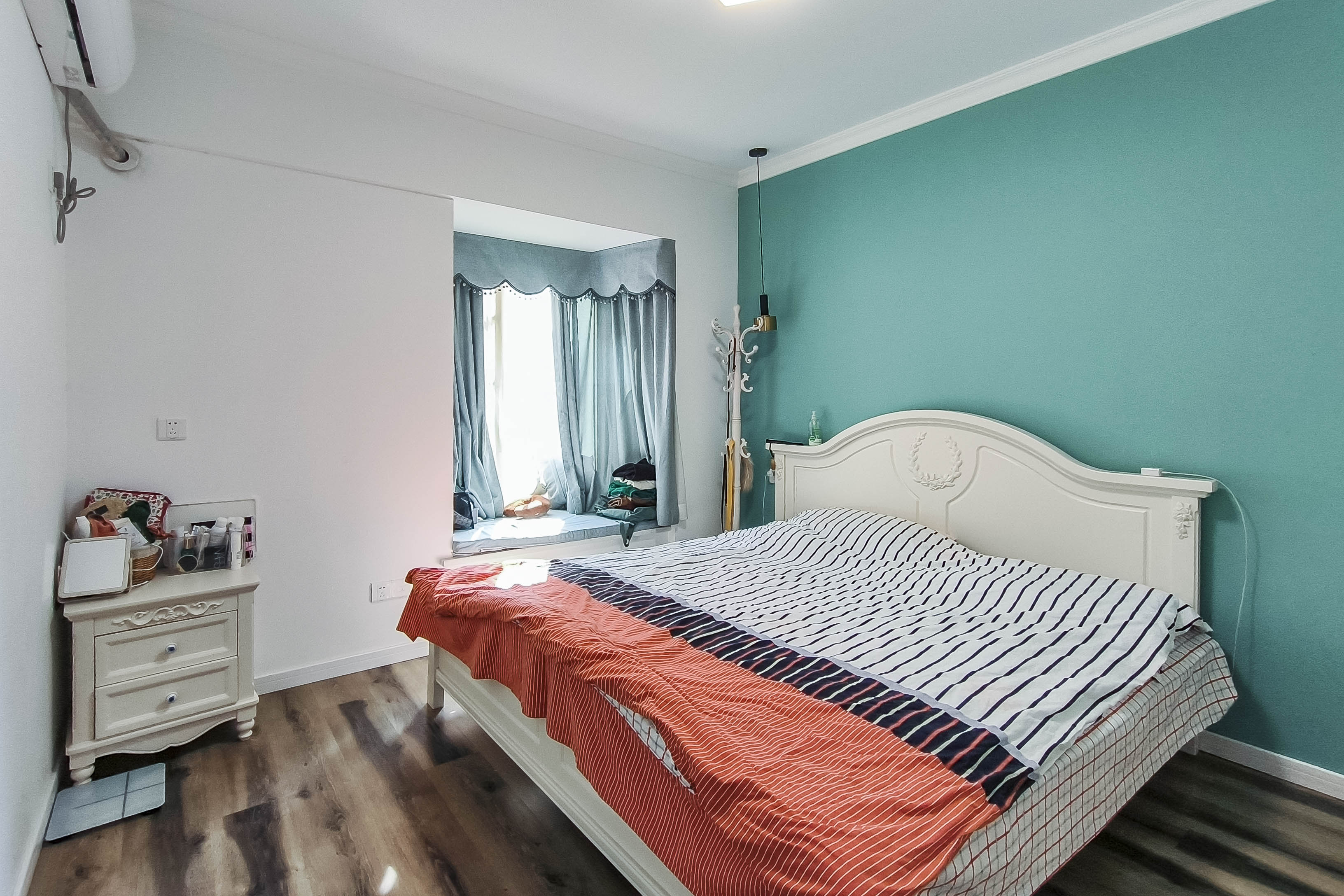 江山帝景哈佛  3室2厅1卫    73.0万卧室