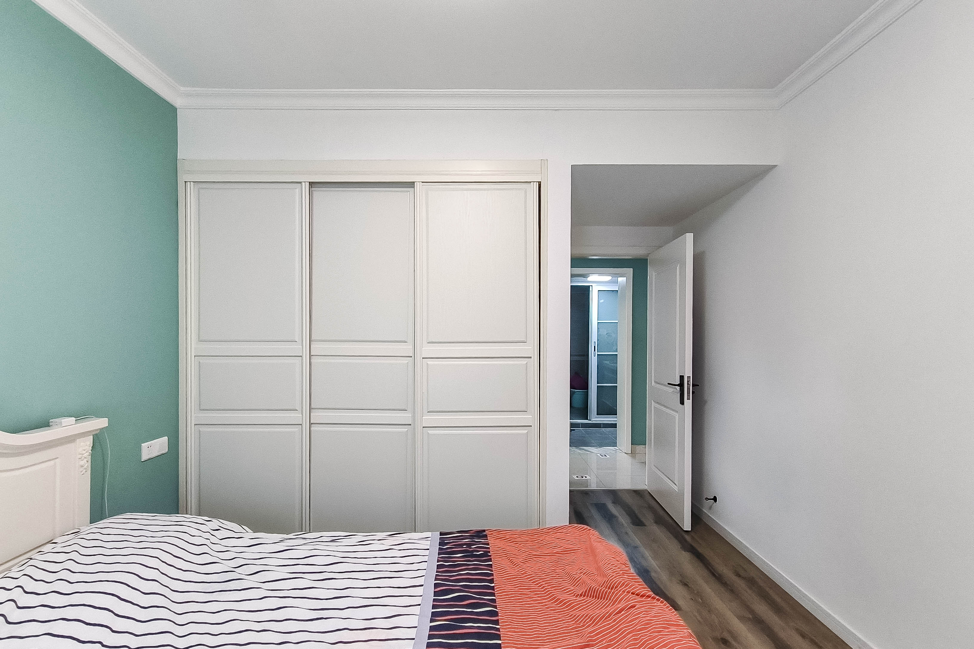 江山帝景哈佛  3室2厅1卫    73.0万卧室