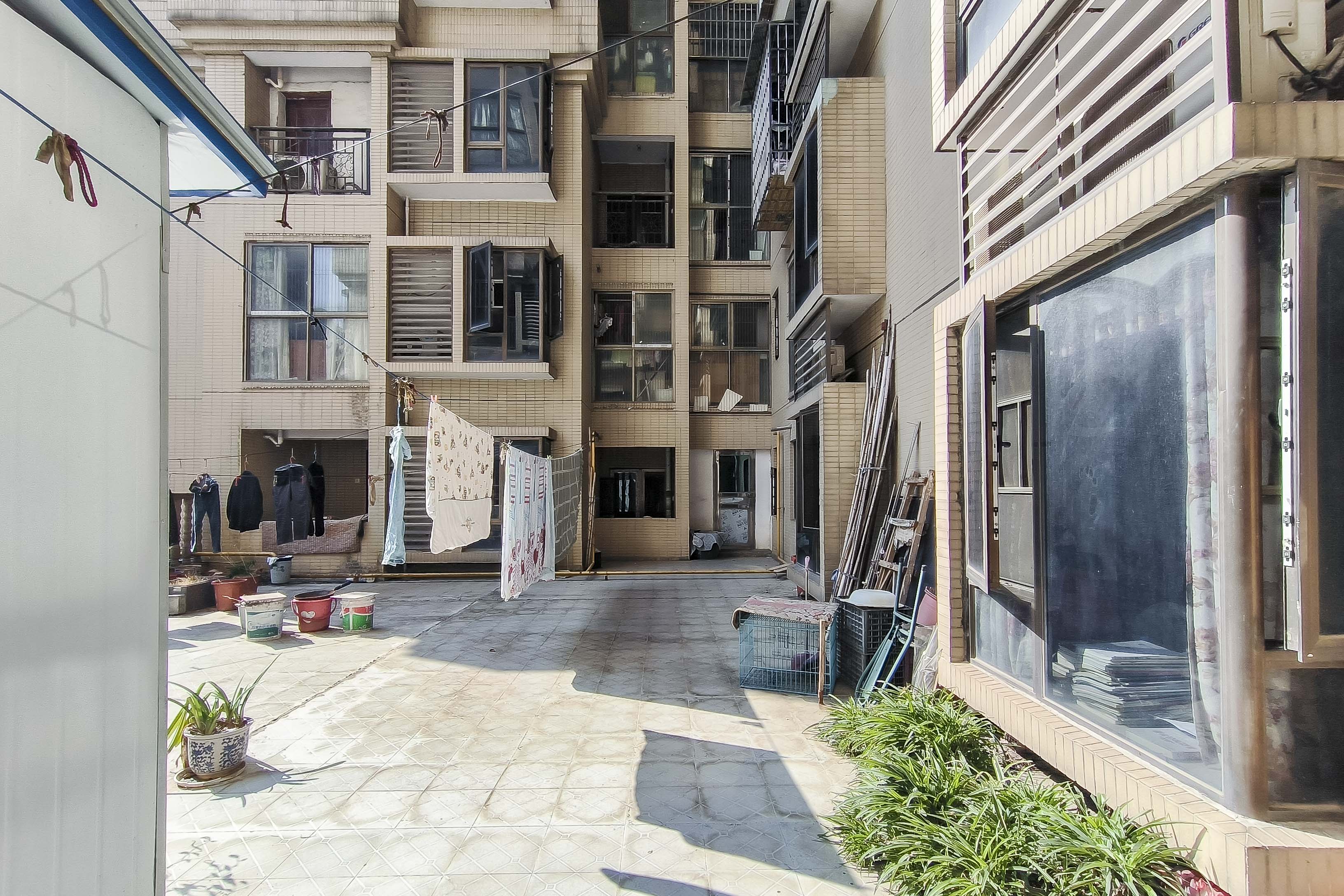 江山帝景哈佛  3室2厅1卫    73.0万阳台