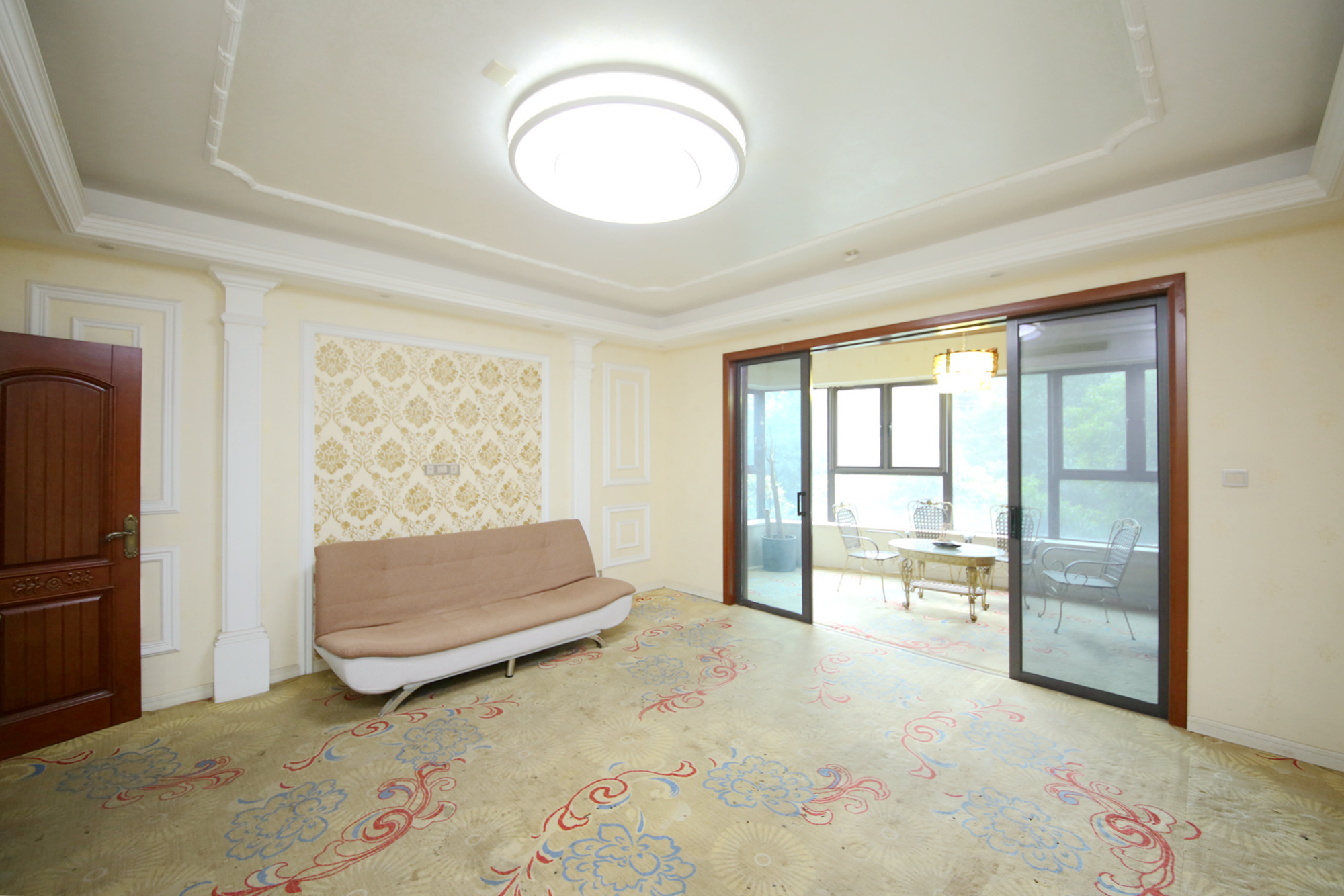红橡华园(菲莎公馆)  4室2厅1卫   260.00万客厅