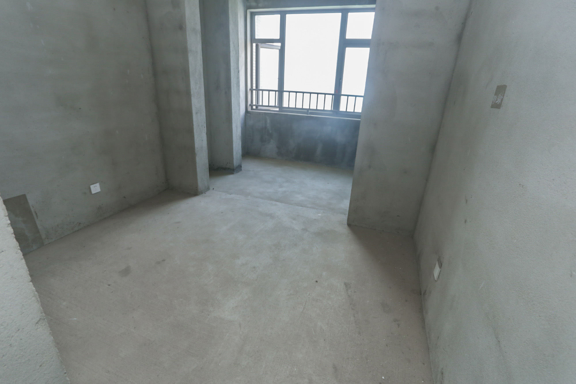 八方小区C区  3室2厅1卫   560.00万卧室