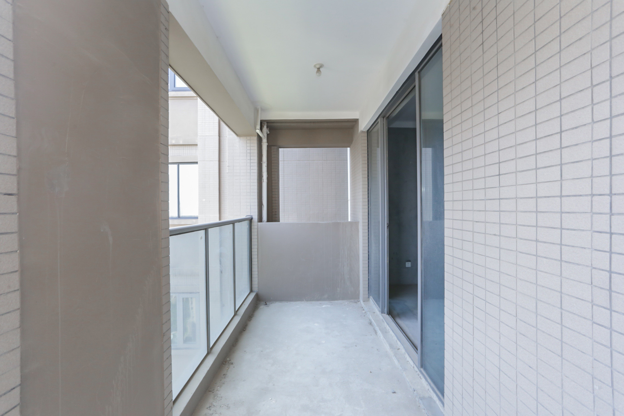 八方小区C区  3室2厅1卫   560.00万阳台