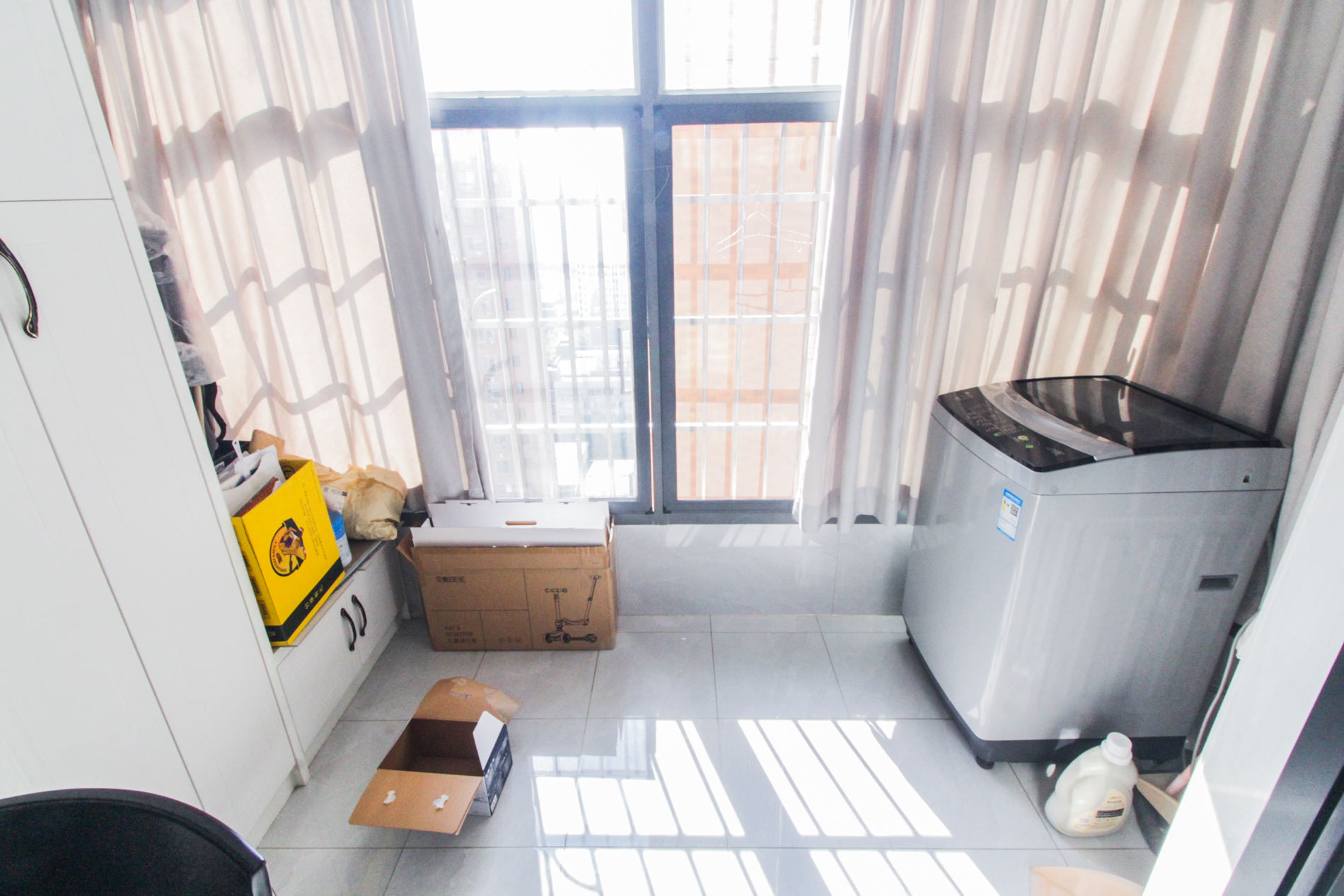 上海城小区  4室2厅1卫    145.0万阳台