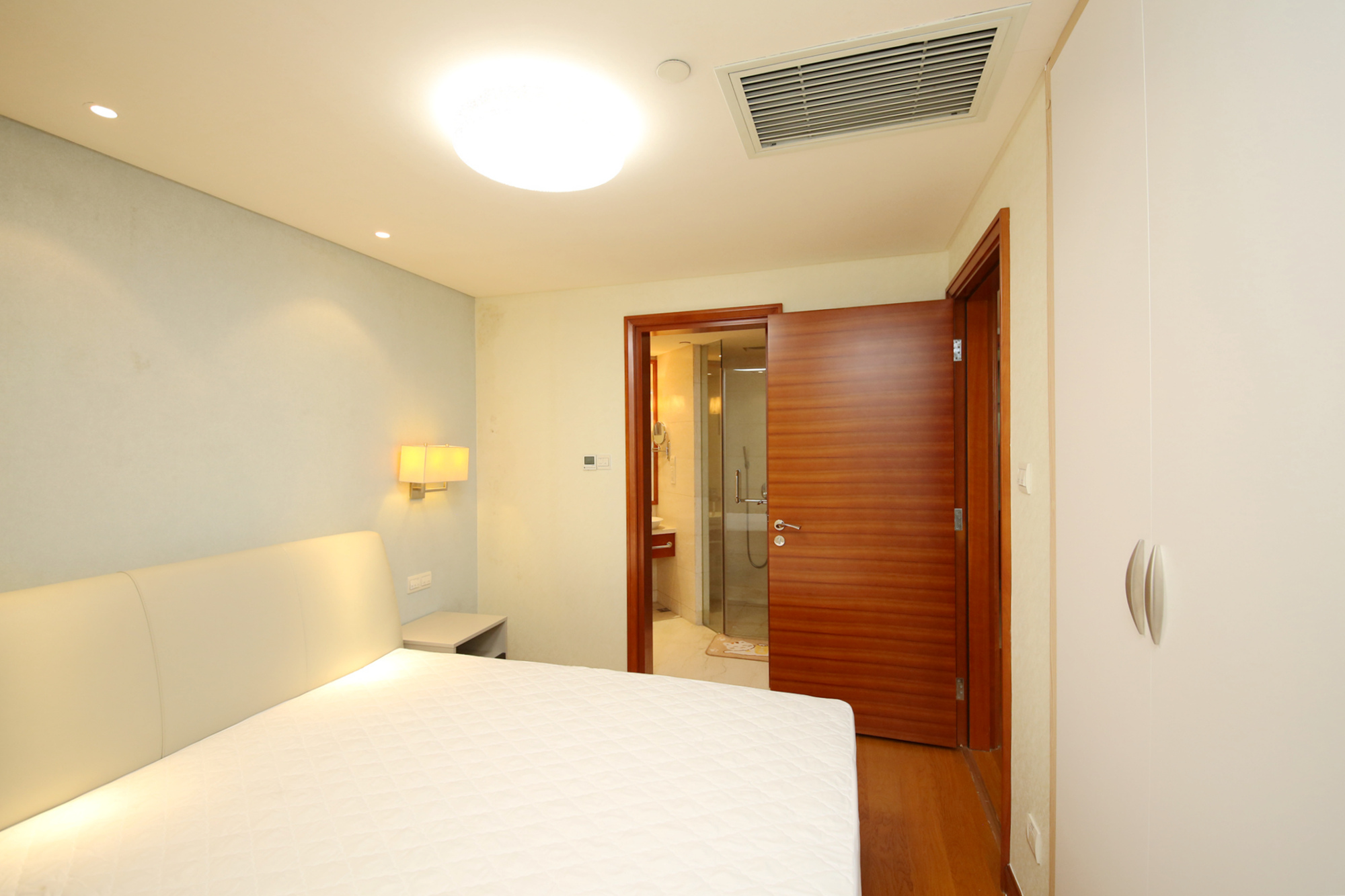 运达国际广场  2室2厅1卫    178.0万卧室