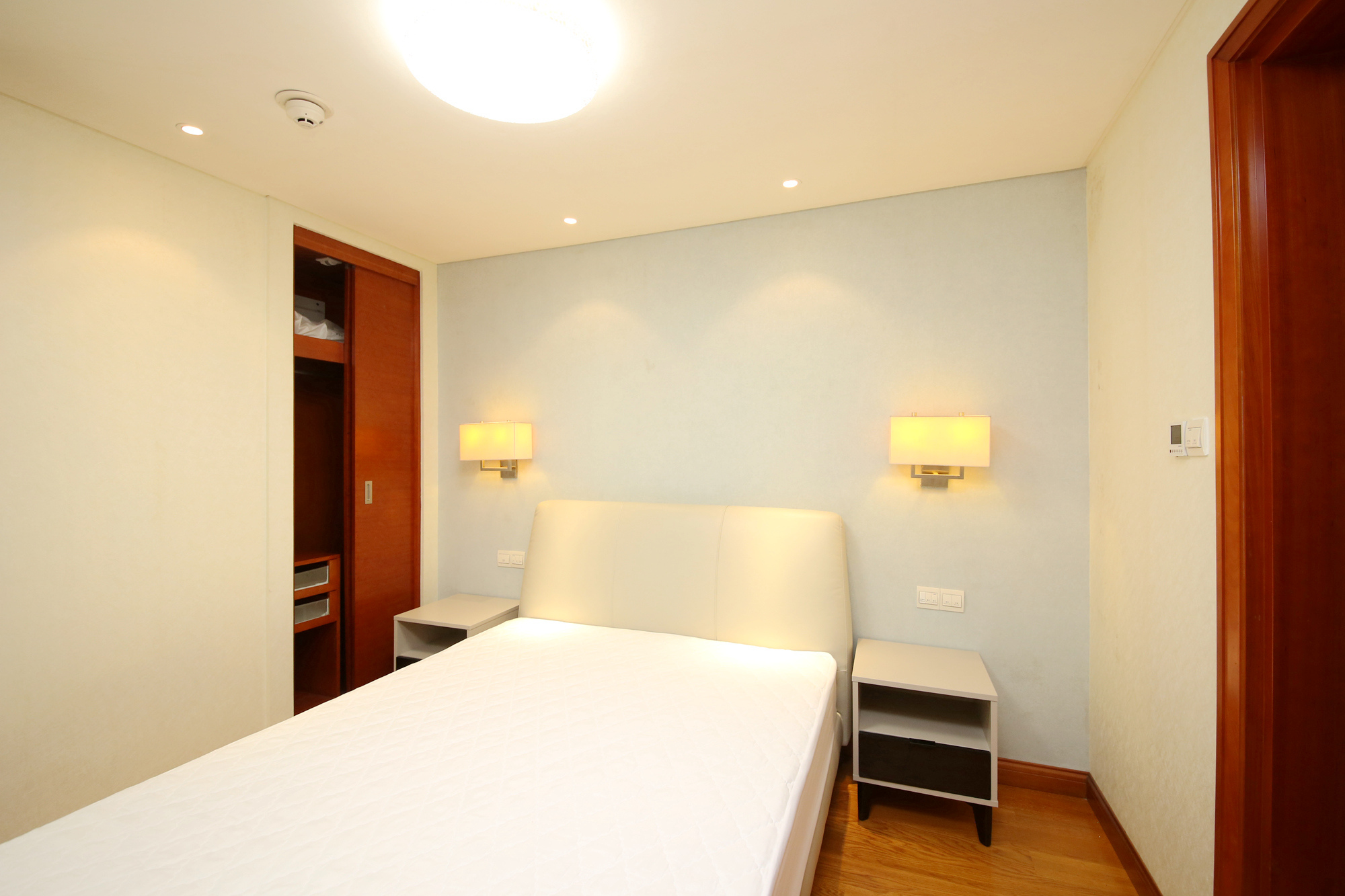 运达国际广场  2室2厅1卫    178.0万卧室