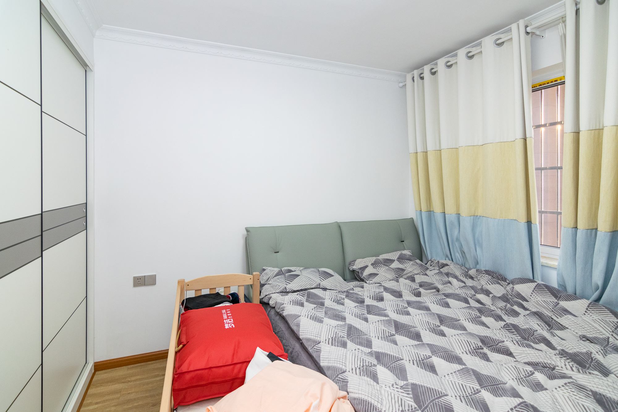 新城国际花都 3室2厅1卫 80.0万 新城国际花都 3室2厅1卫 80.0万卧室