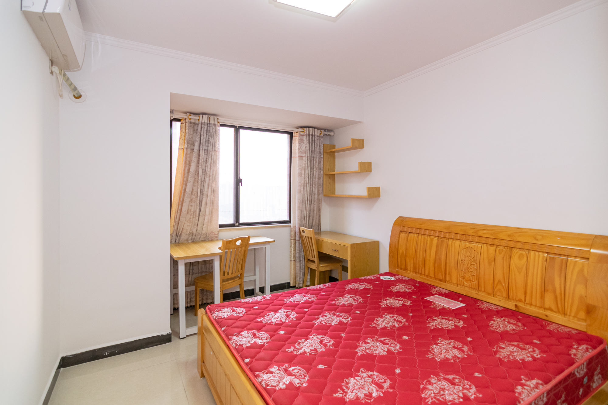 新城国际花都 2室2厅1卫 44.0万 新城国际花都 2室2厅1卫 44.0万卧室