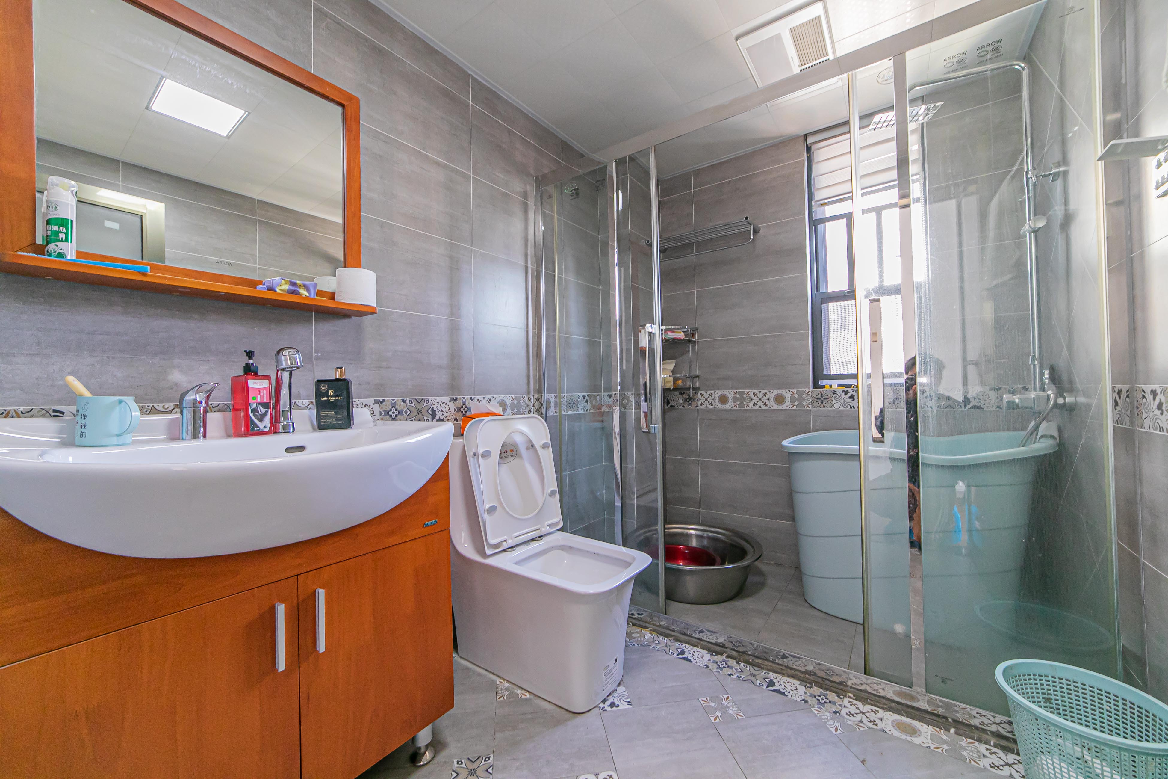 恒基凯旋门三期  3室2厅1卫    138.8万卫生间