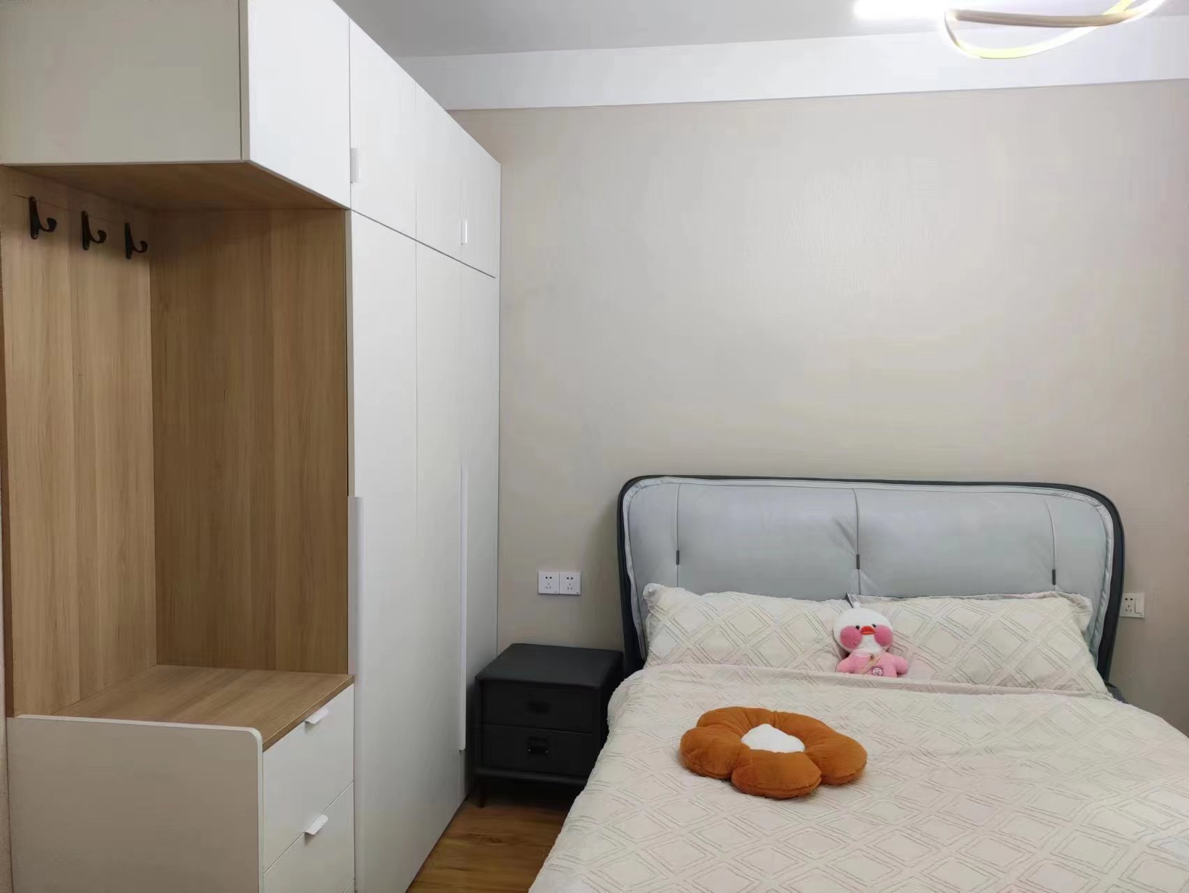 中天会展城A区  4室2厅2卫   8000.00元/月室内图