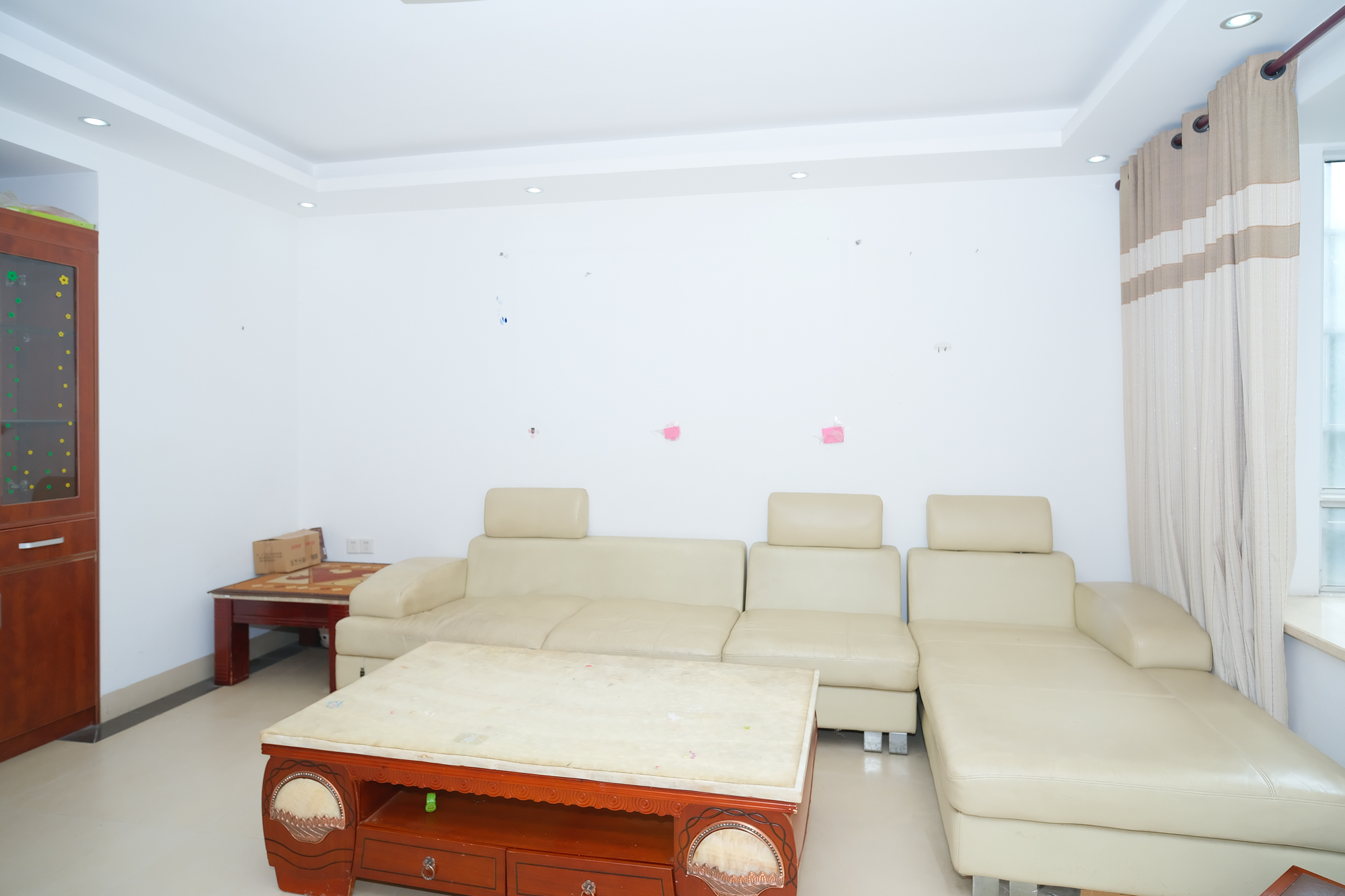 世景华庭 3室2厅1卫 72.0万 世景华庭 3室2厅1卫 72.0万客厅