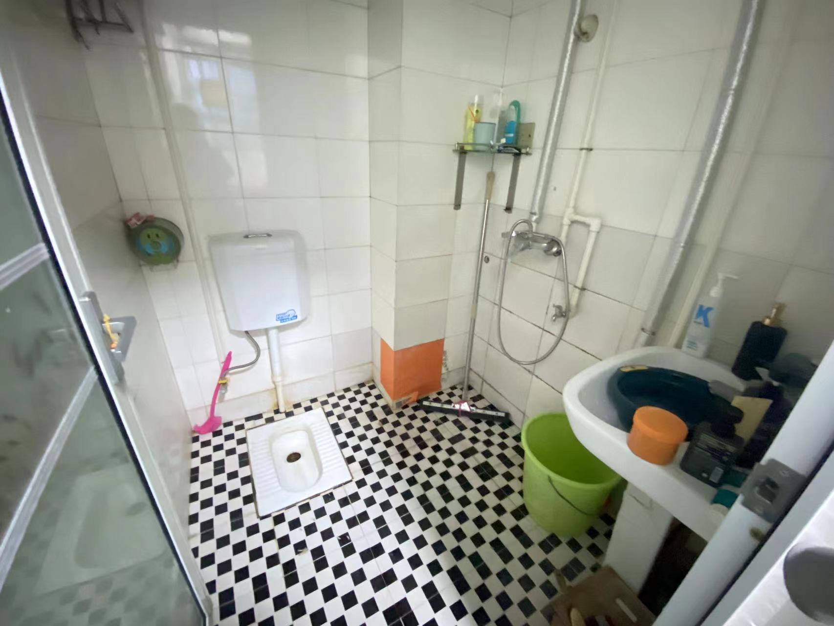 财富小区  1室1厅1卫    20.0万 财富小区  1室1厅1卫    20.0万室内图