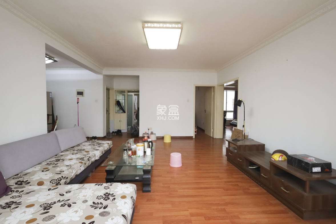 湘许嘉园  3室2厅2卫    96.0万 湘许嘉园  3室2厅2卫    96.0万客厅