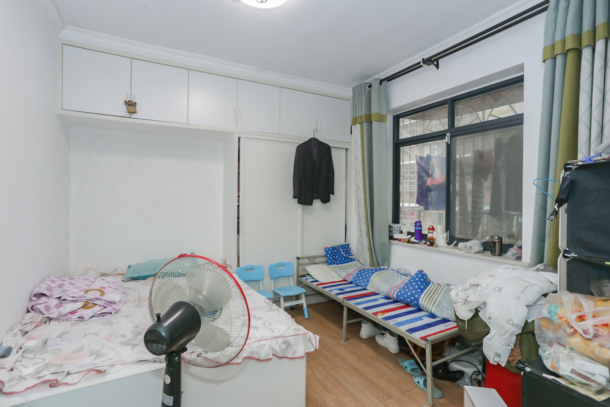 望兴家园  3室2厅2卫   106.00万卧室