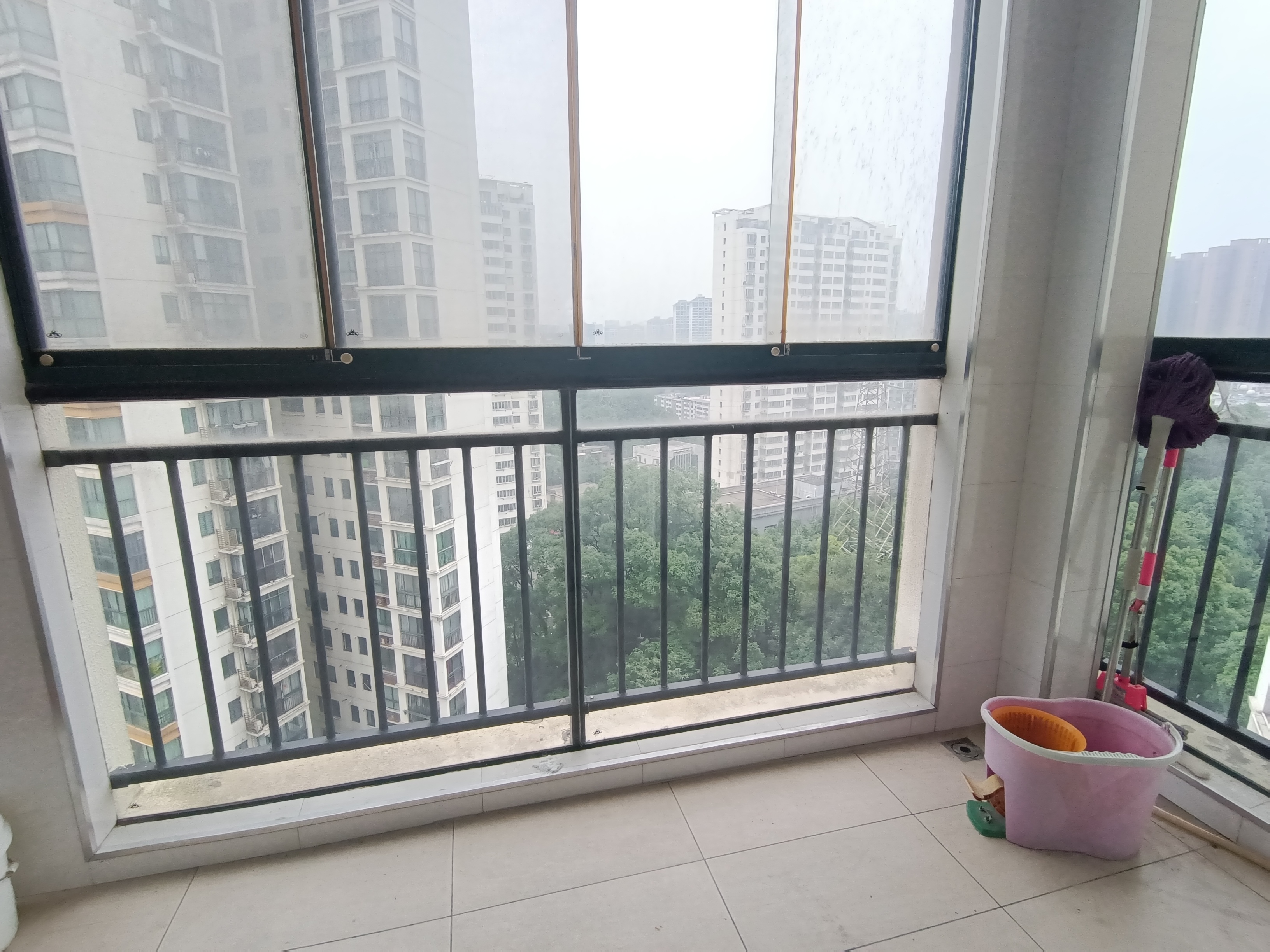 经世皇城 3室2厅1卫 75.8万 经世皇城 3室2厅1卫 75.8万室内图