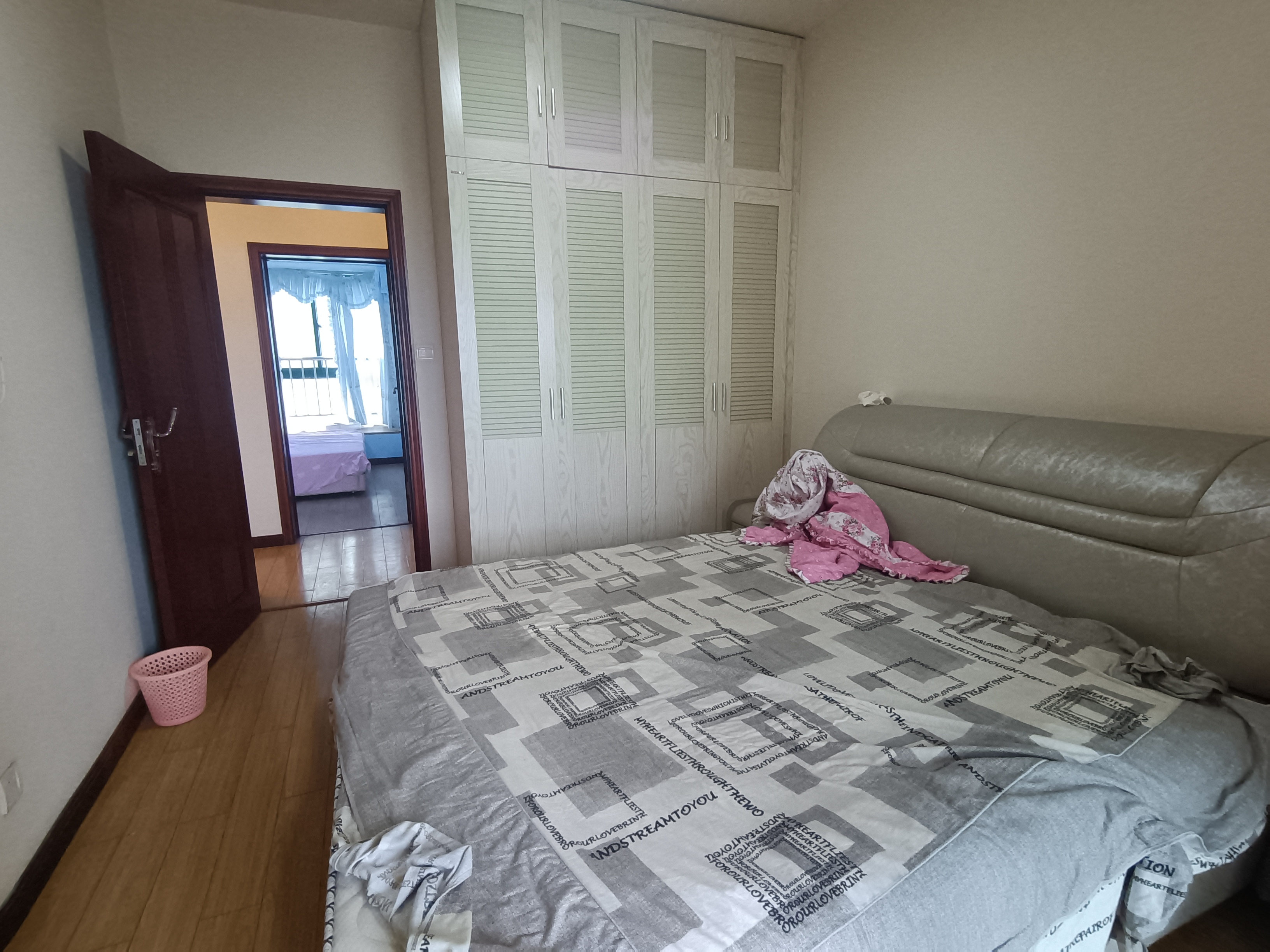 经世皇城 3室2厅1卫 75.8万 经世皇城 3室2厅1卫 75.8万室内图