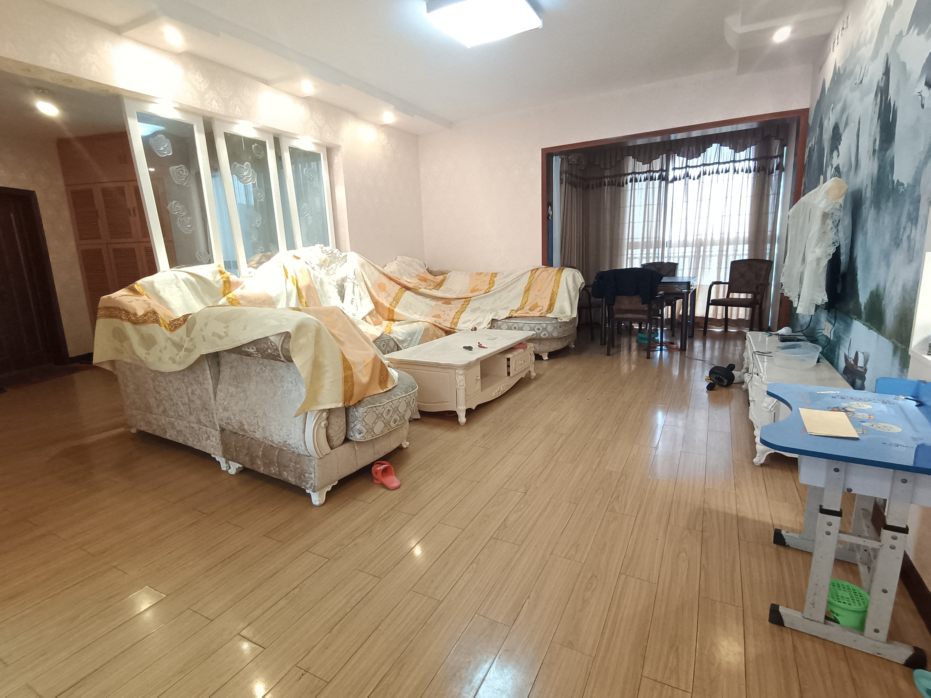 经世皇城 3室2厅1卫 75.8万 经世皇城 3室2厅1卫 75.8万室内图