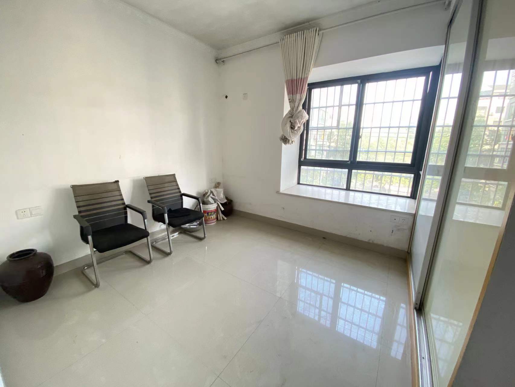 水晶名居 3室2厅2卫 65.0万 水晶名居 3室2厅2卫 65.0万室内图