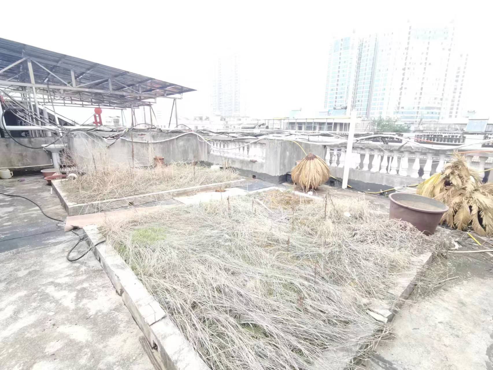 三湘名苑 3室2厅2卫 43.8万 三湘名苑 3室2厅2卫 43.8万客厅