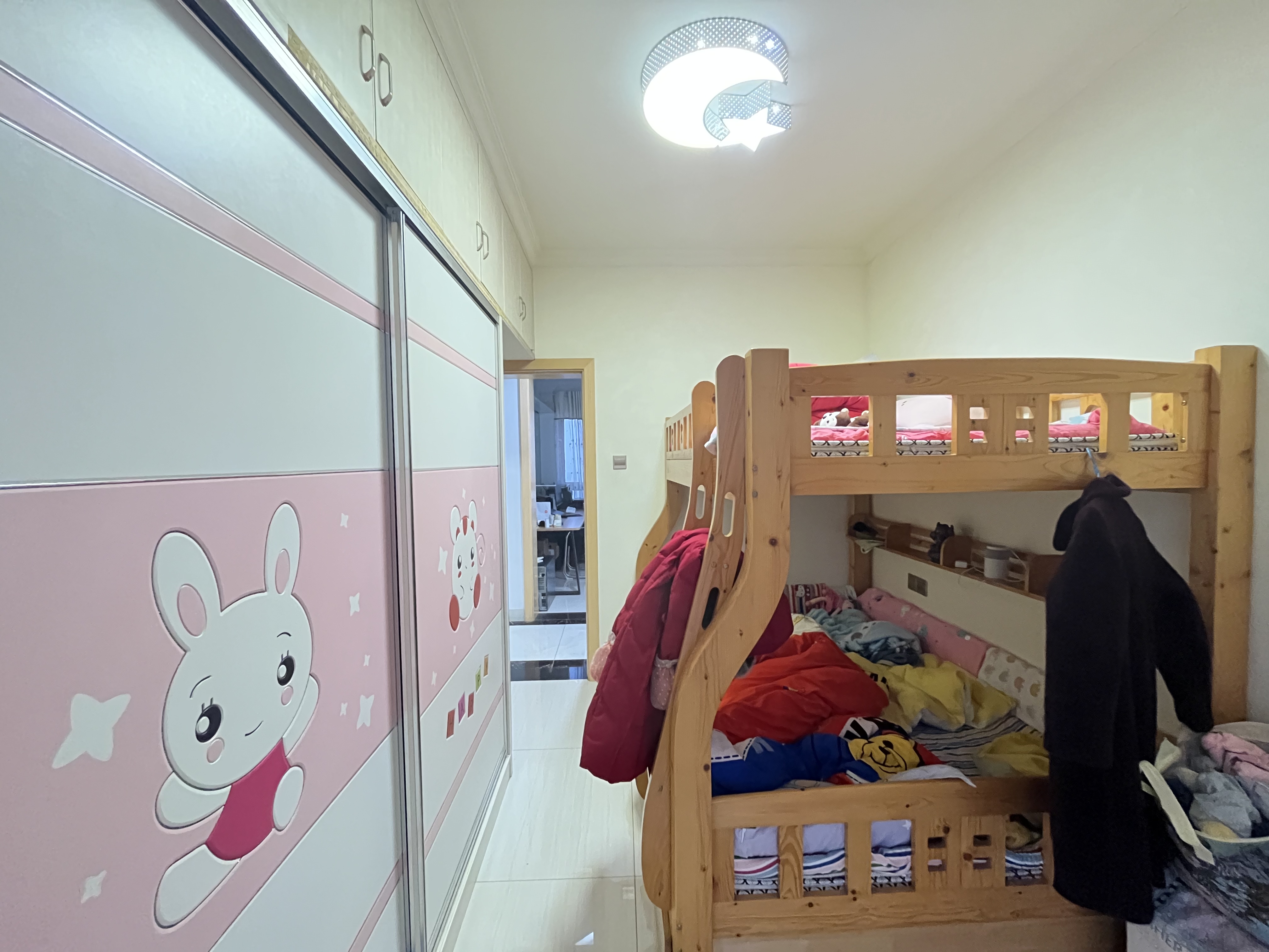 印象华都 4室2厅1卫 49.0万 印象华都 4室2厅1卫 49.0万室内图