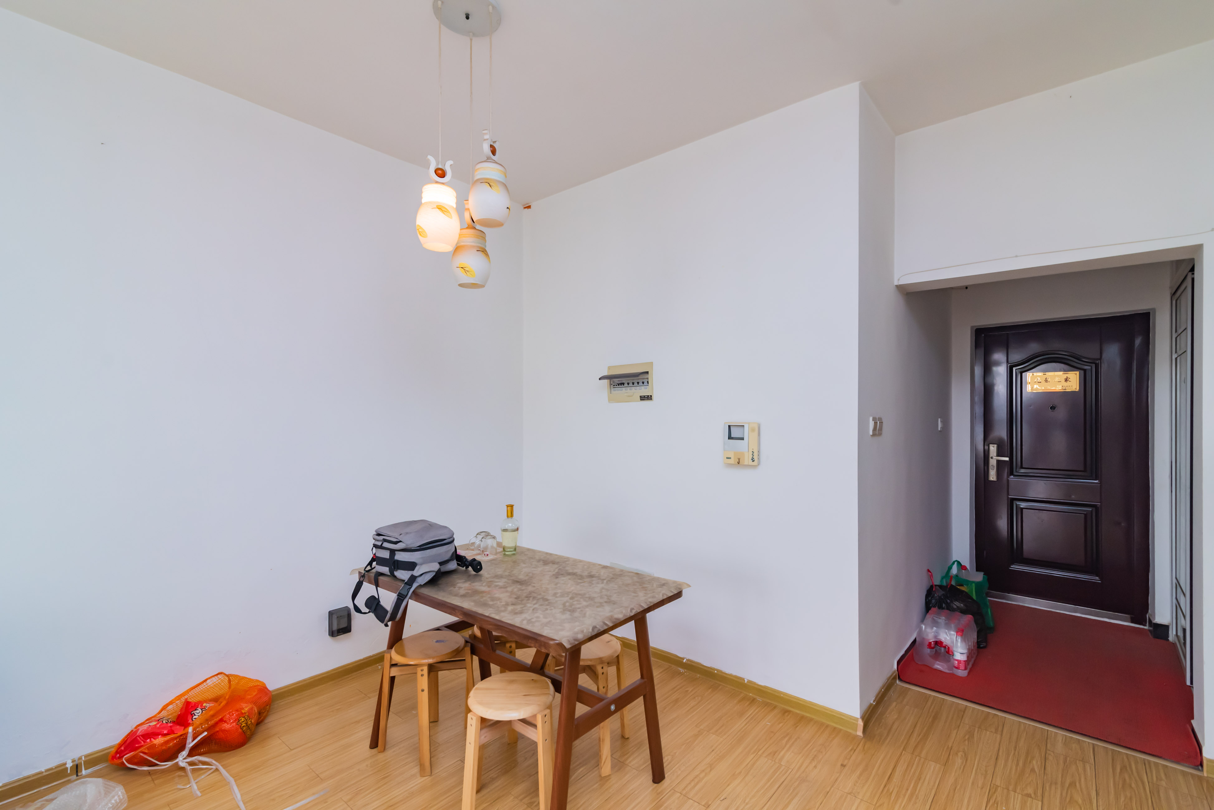 银盘鑫城 2室2厅1卫 45.0万 银盘鑫城 2室2厅1卫 45.0万客厅