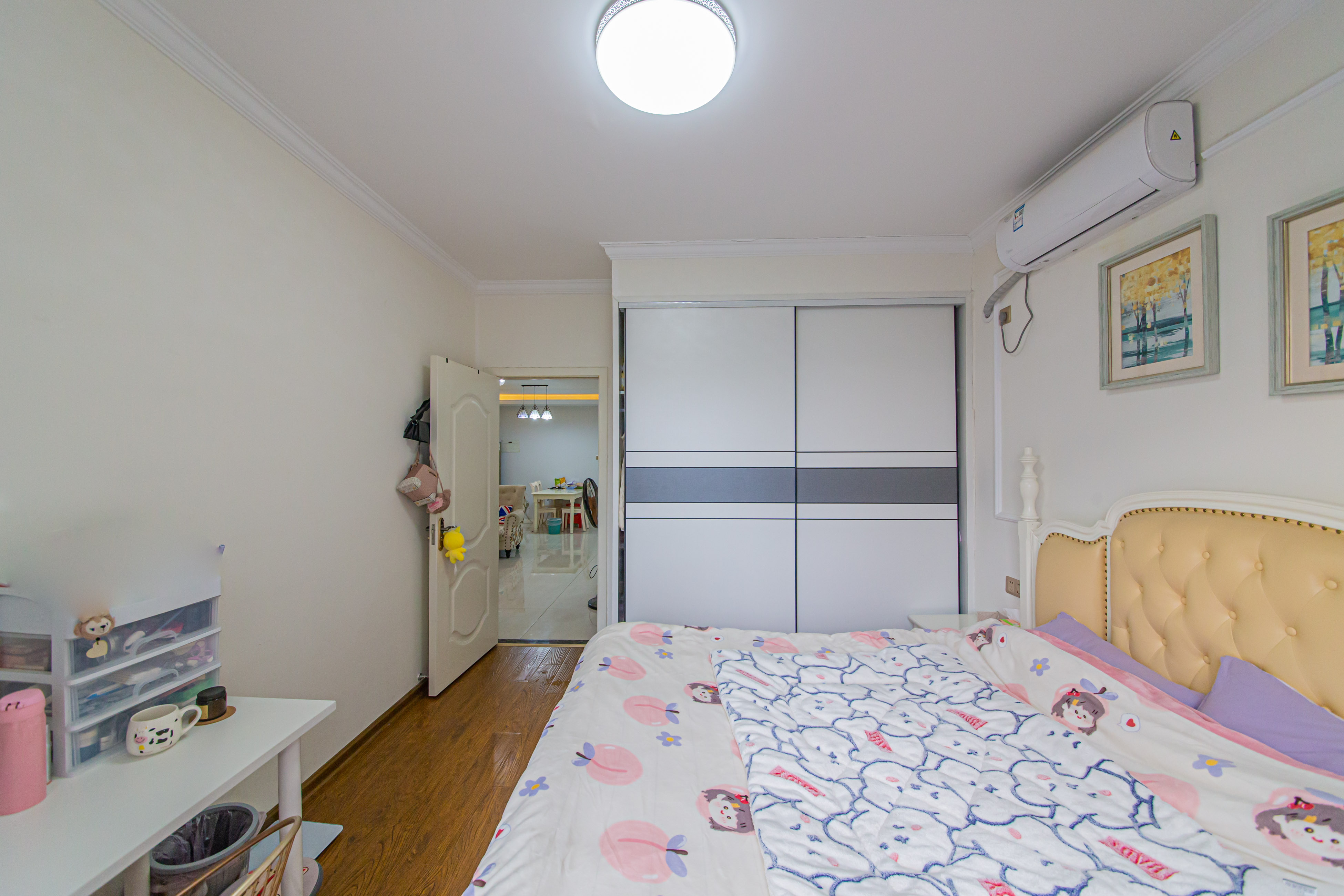 和庄  3室2厅1卫   98.00万卧室
