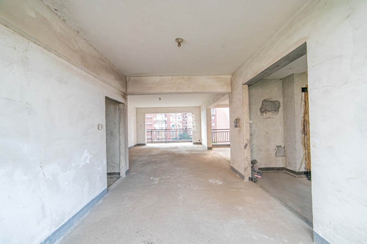 淞雅苑  5室2厅2卫    100.0万 淞雅苑  5室2厅2卫    100.0万客厅