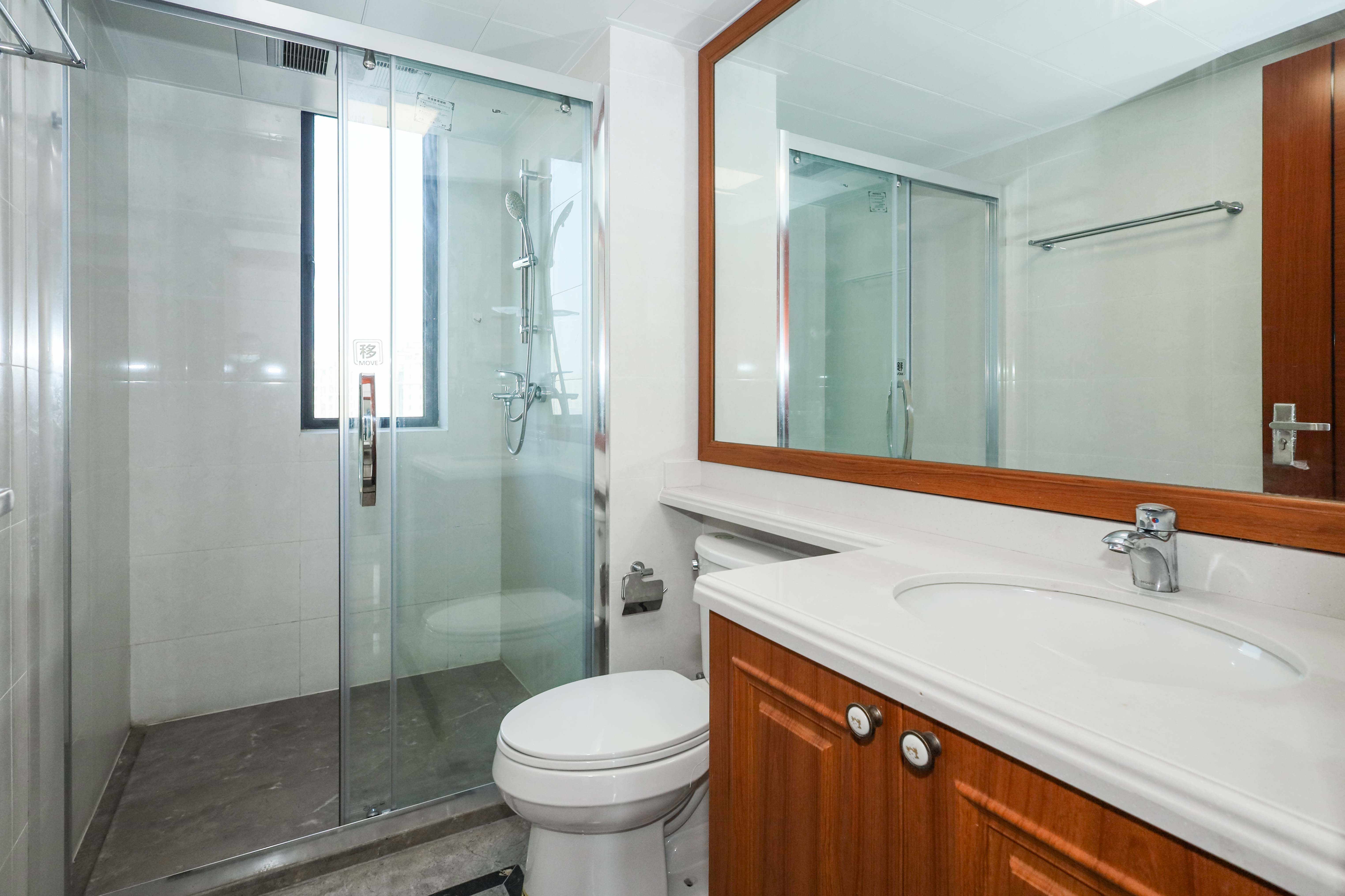 中海梅溪湖壹号  3室1厅1卫    218.0万 中海梅溪湖壹号  3室1厅1卫    218.0万卫生间