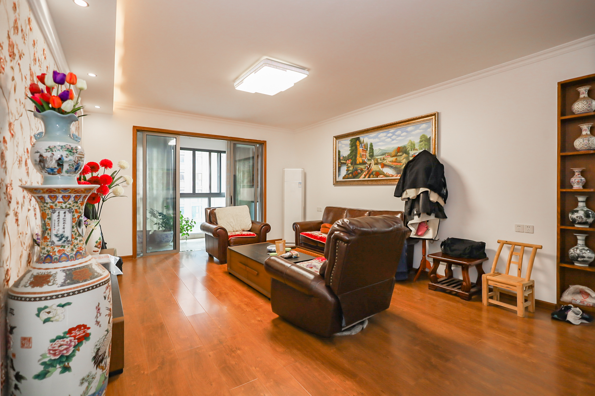 八方小区C区  3室2厅2卫    370.0万 八方小区C区  3室2厅2卫    370.0万客厅