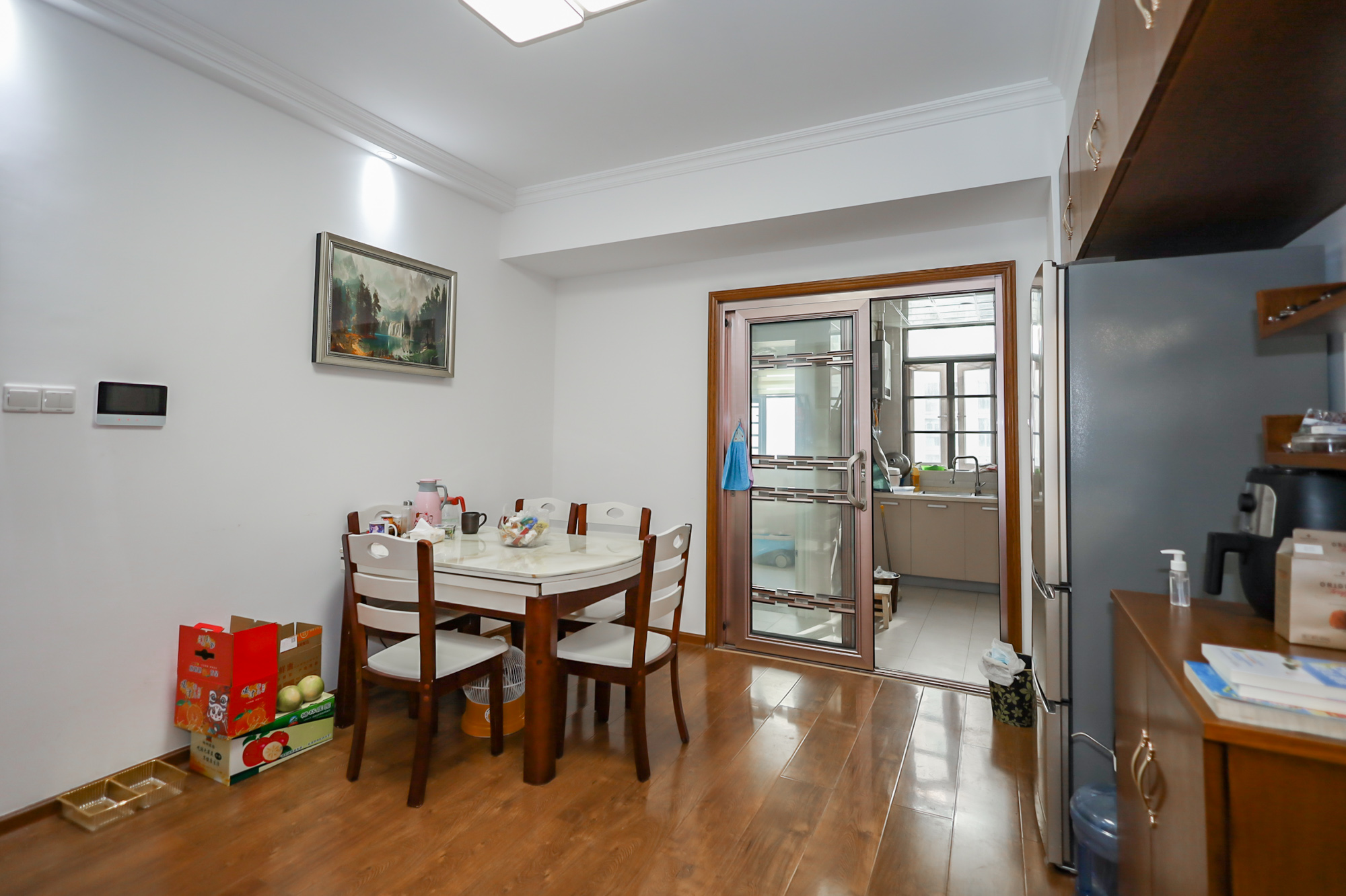 八方小区C区  3室2厅2卫    370.0万 八方小区C区  3室2厅2卫    370.0万客厅