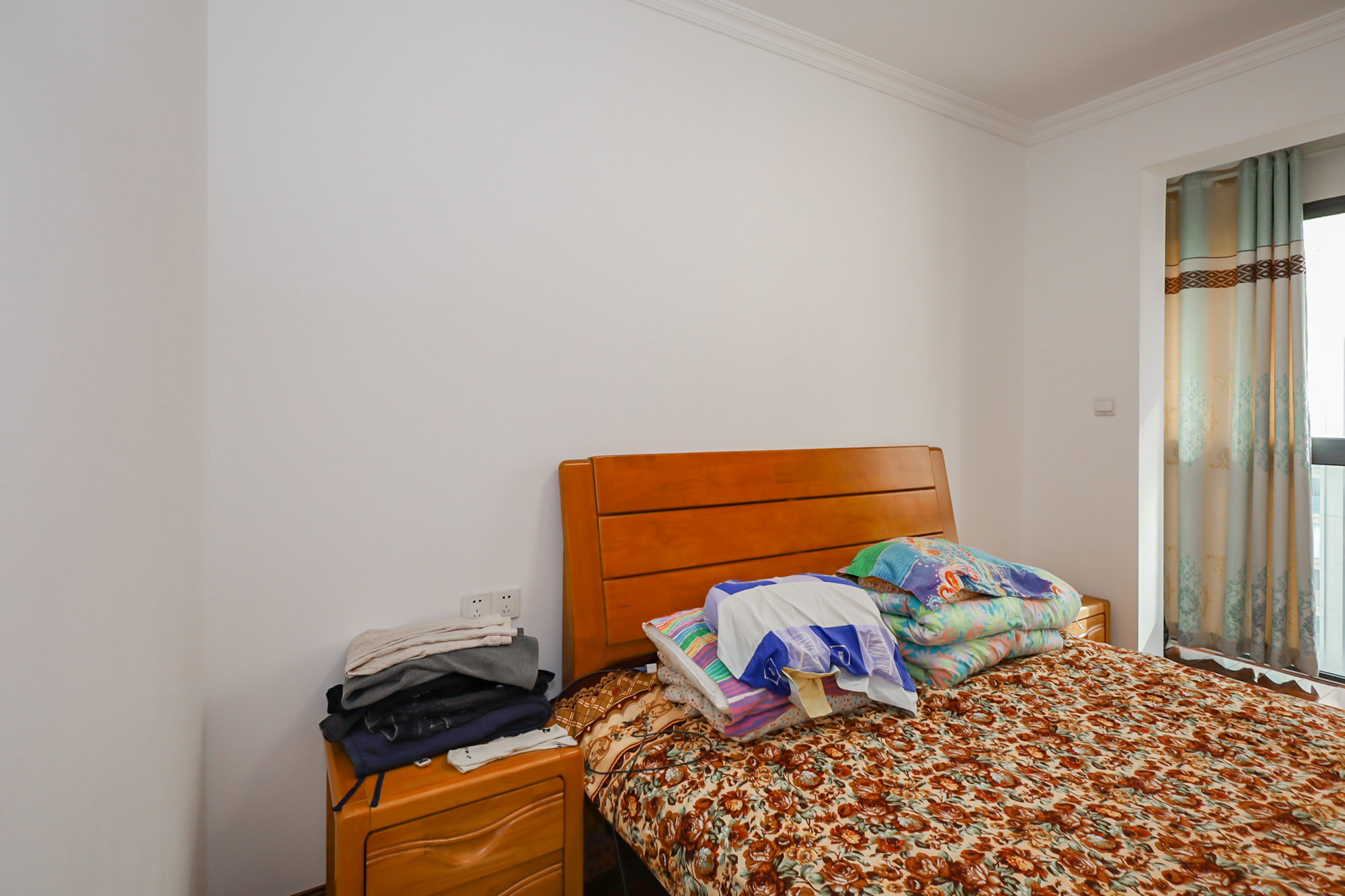 八方小区C区  3室2厅2卫    370.0万 八方小区C区  3室2厅2卫    370.0万卧室