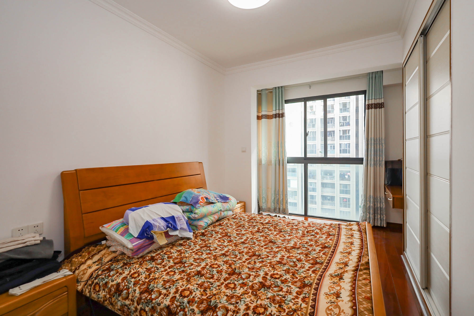 八方小区C区  3室2厅2卫    370.0万 八方小区C区  3室2厅2卫    370.0万卧室