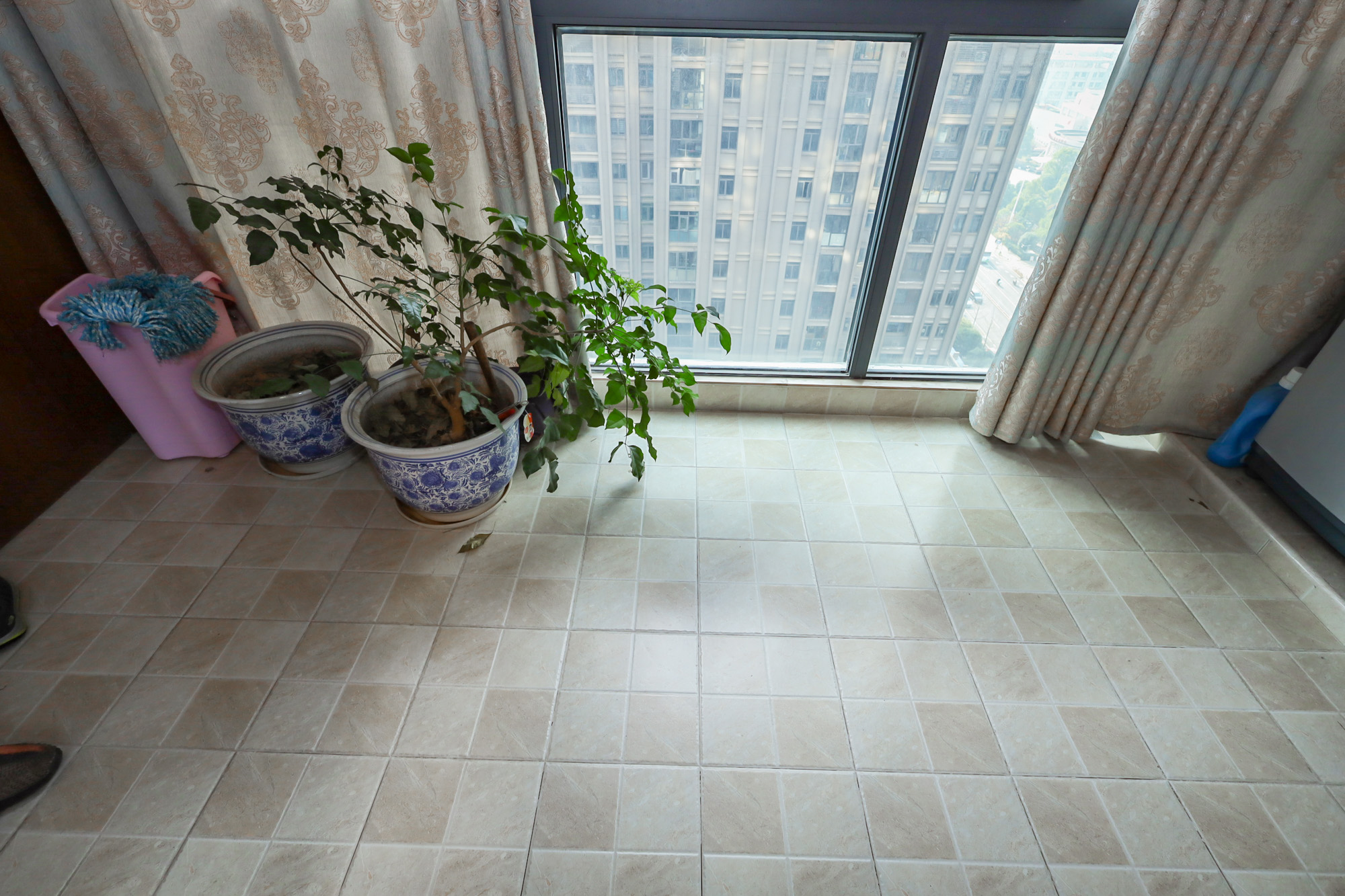 八方小区C区  3室2厅2卫    370.0万 八方小区C区  3室2厅2卫    370.0万阳台