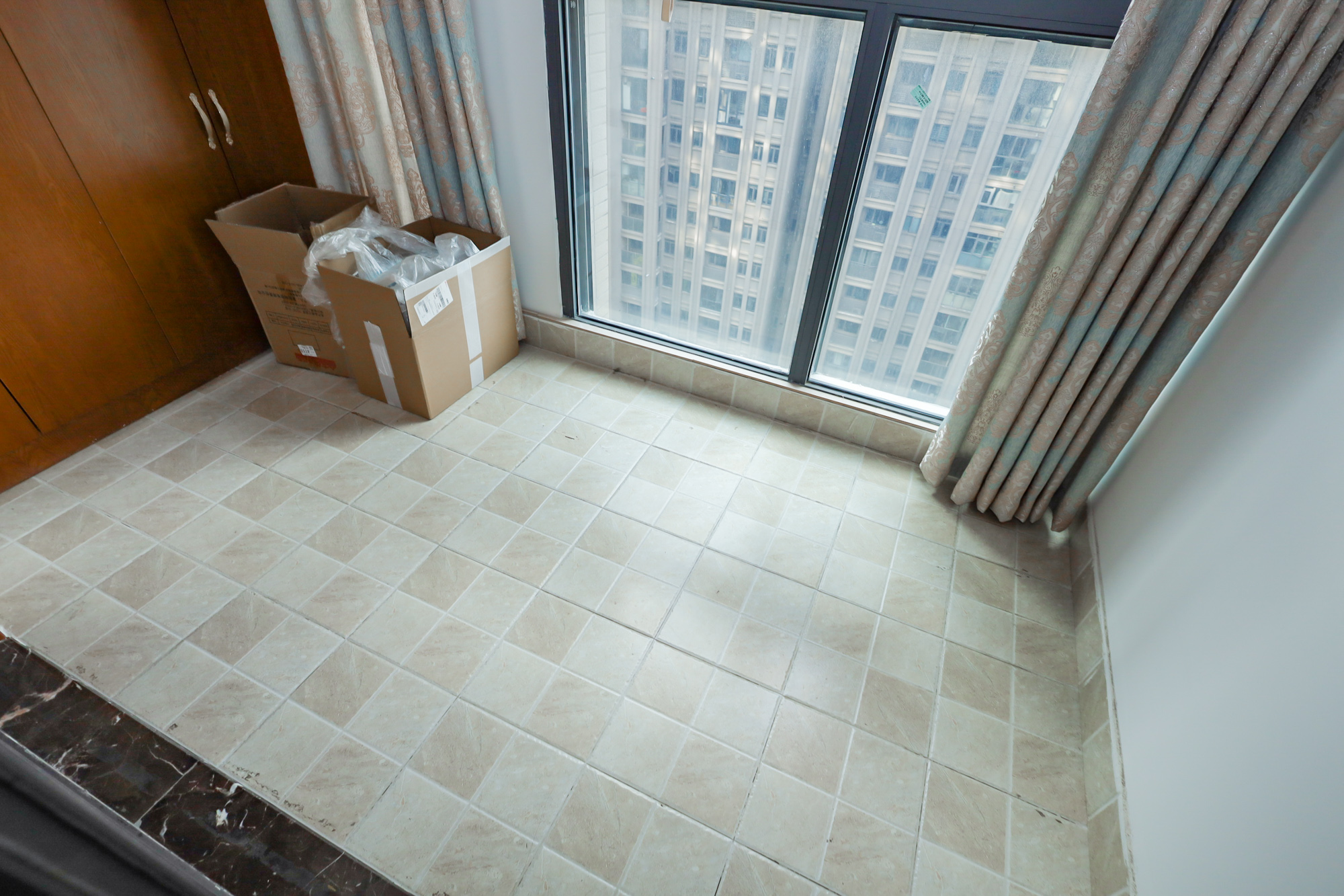 八方小区C区  3室2厅2卫    370.0万 八方小区C区  3室2厅2卫    370.0万阳台