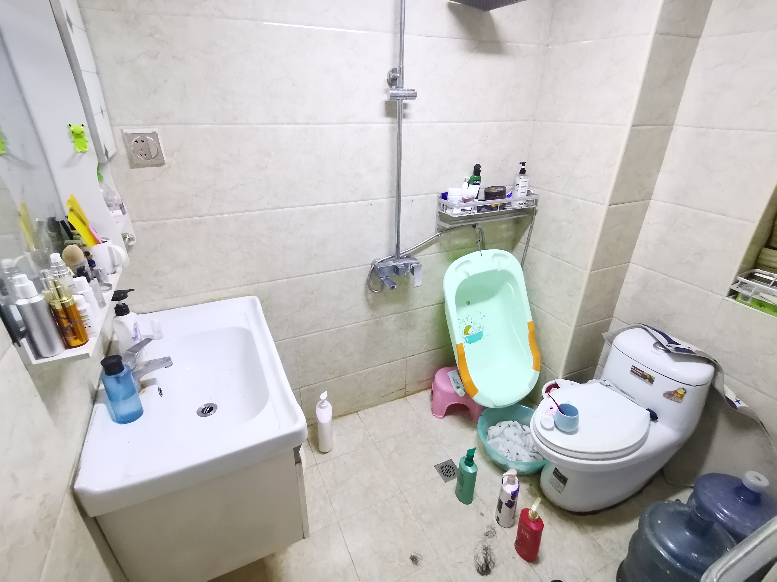 圣华名城建设北路110号  3室2厅2卫    50.0万 圣华名城建设北路110号  3室2厅2卫    50.0万室内图