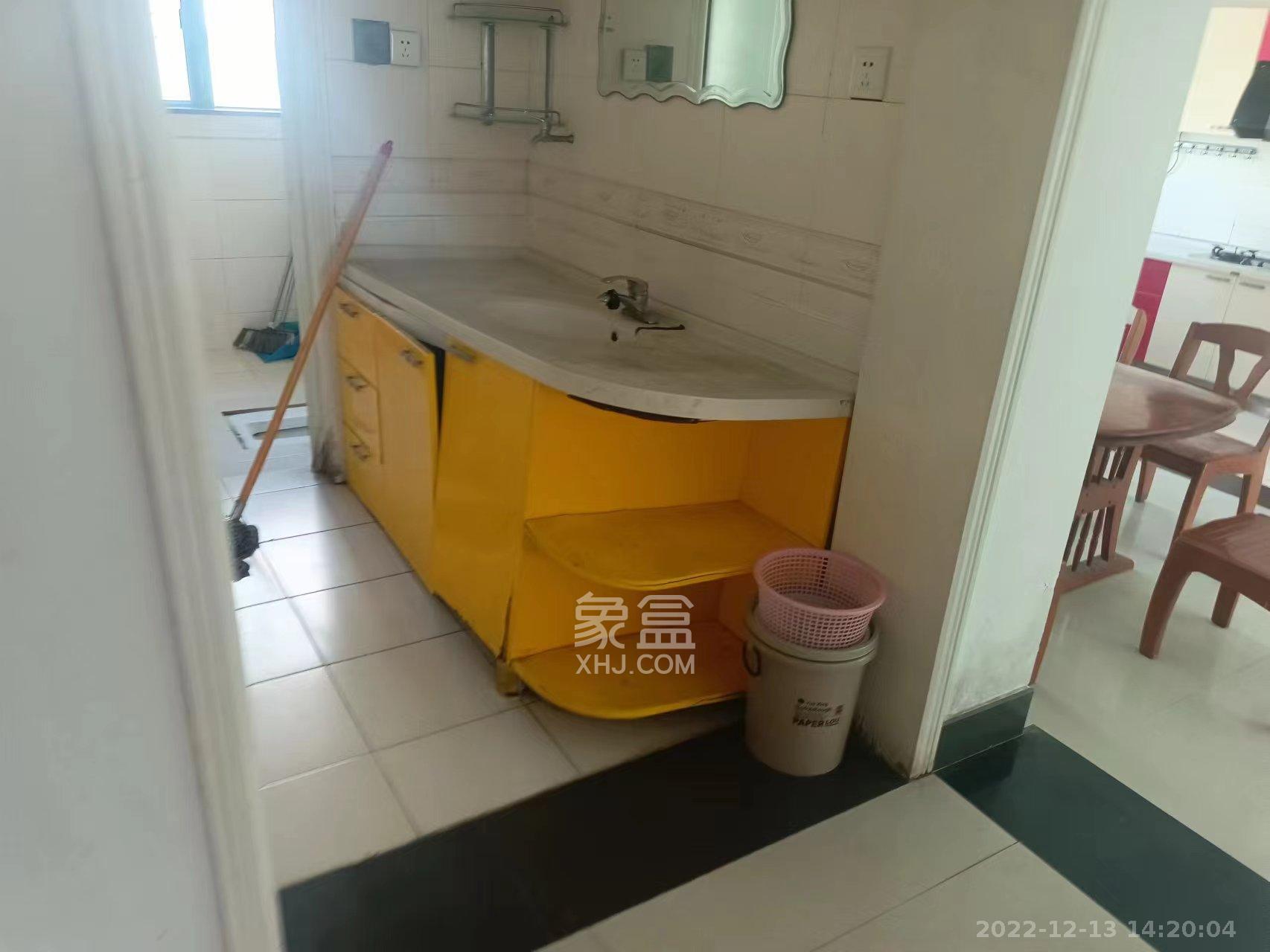 美林景园  4室2厅1卫    3600.0元/月室内图