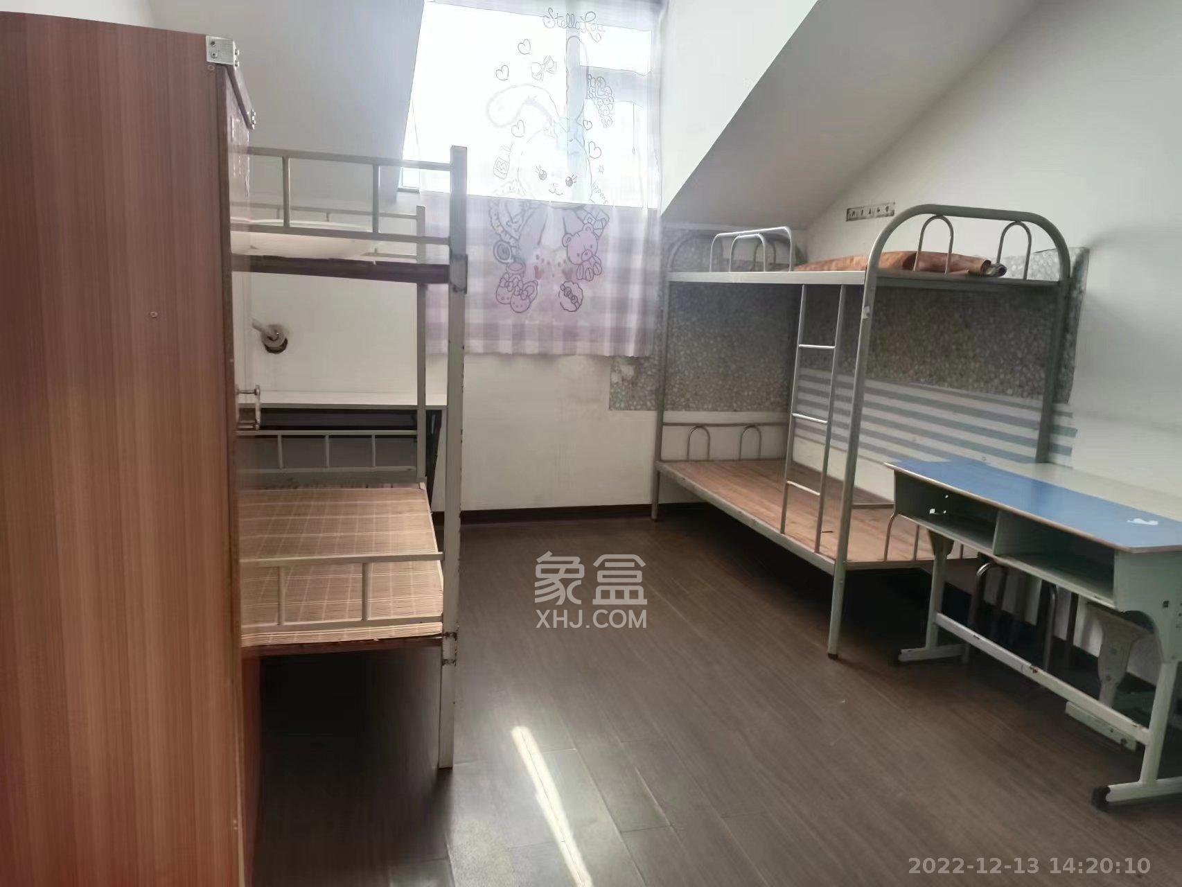 美林景园  4室2厅1卫    3600.0元/月室内图