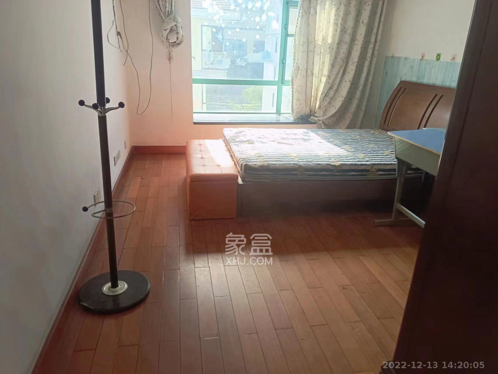 美林景园  4室2厅1卫    3600.0元/月室内图