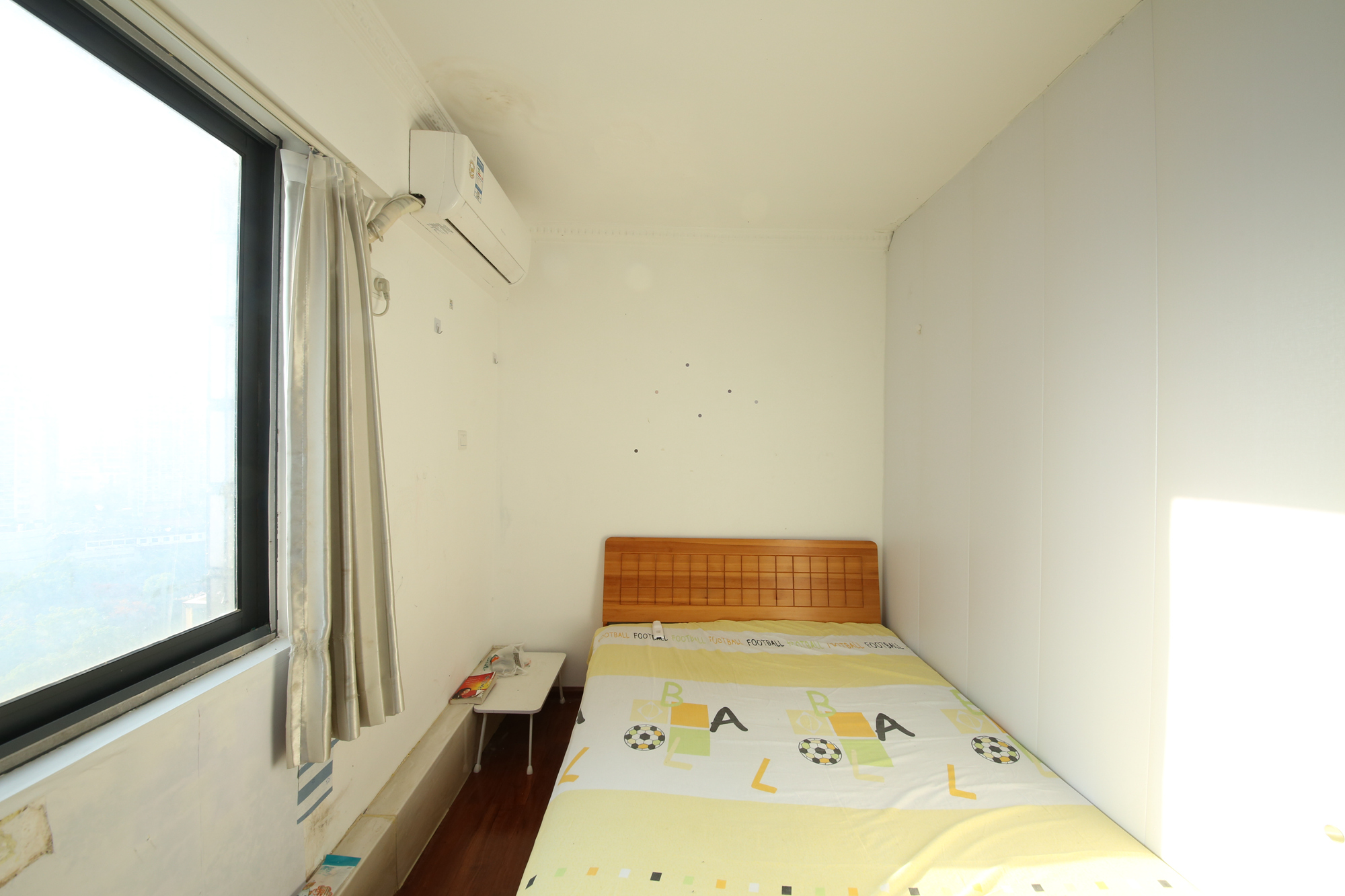 晓园大厦  3室1厅1卫   88.00万卧室