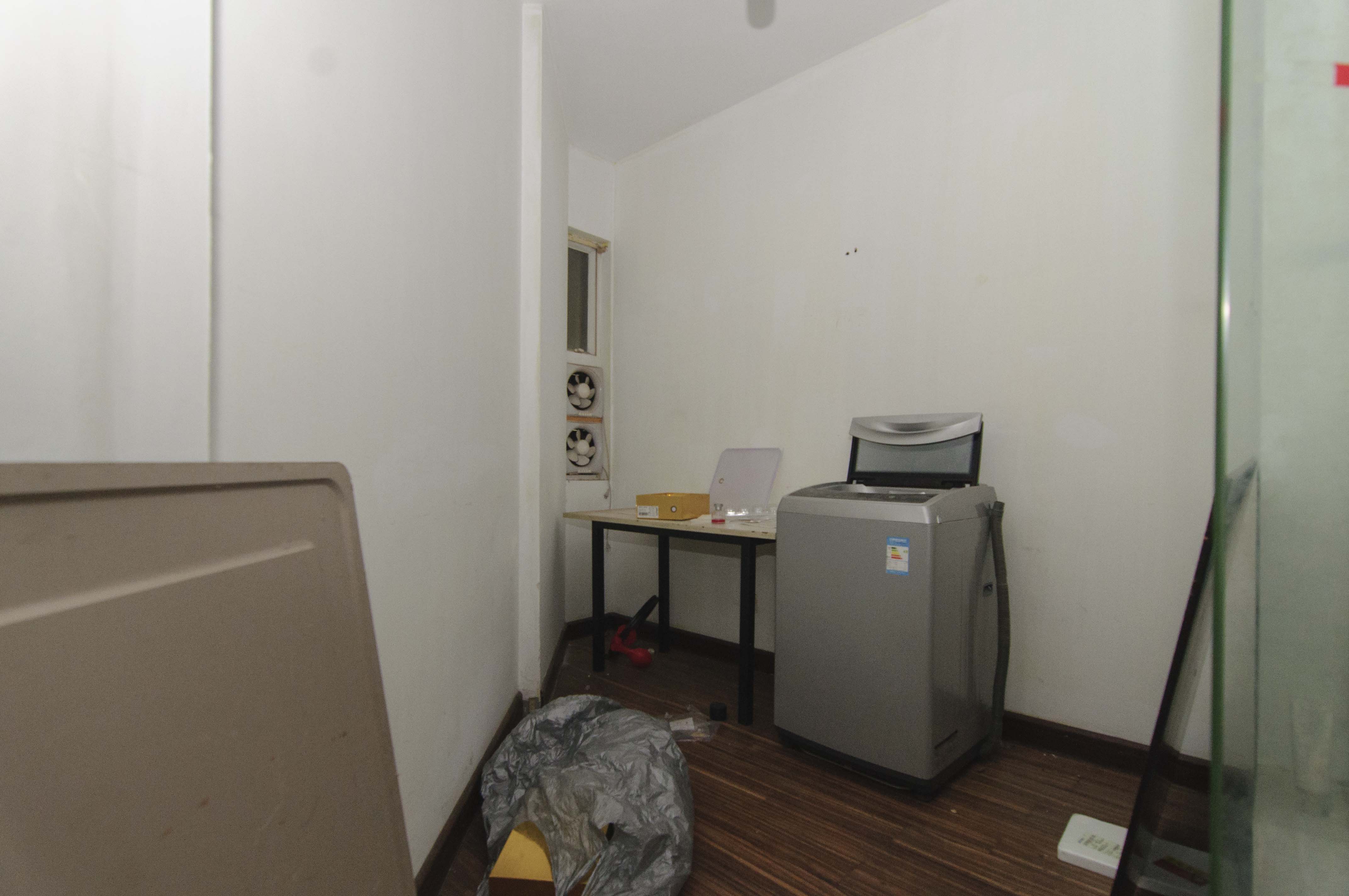 智邦家园  4室2厅2卫    107.0万客厅