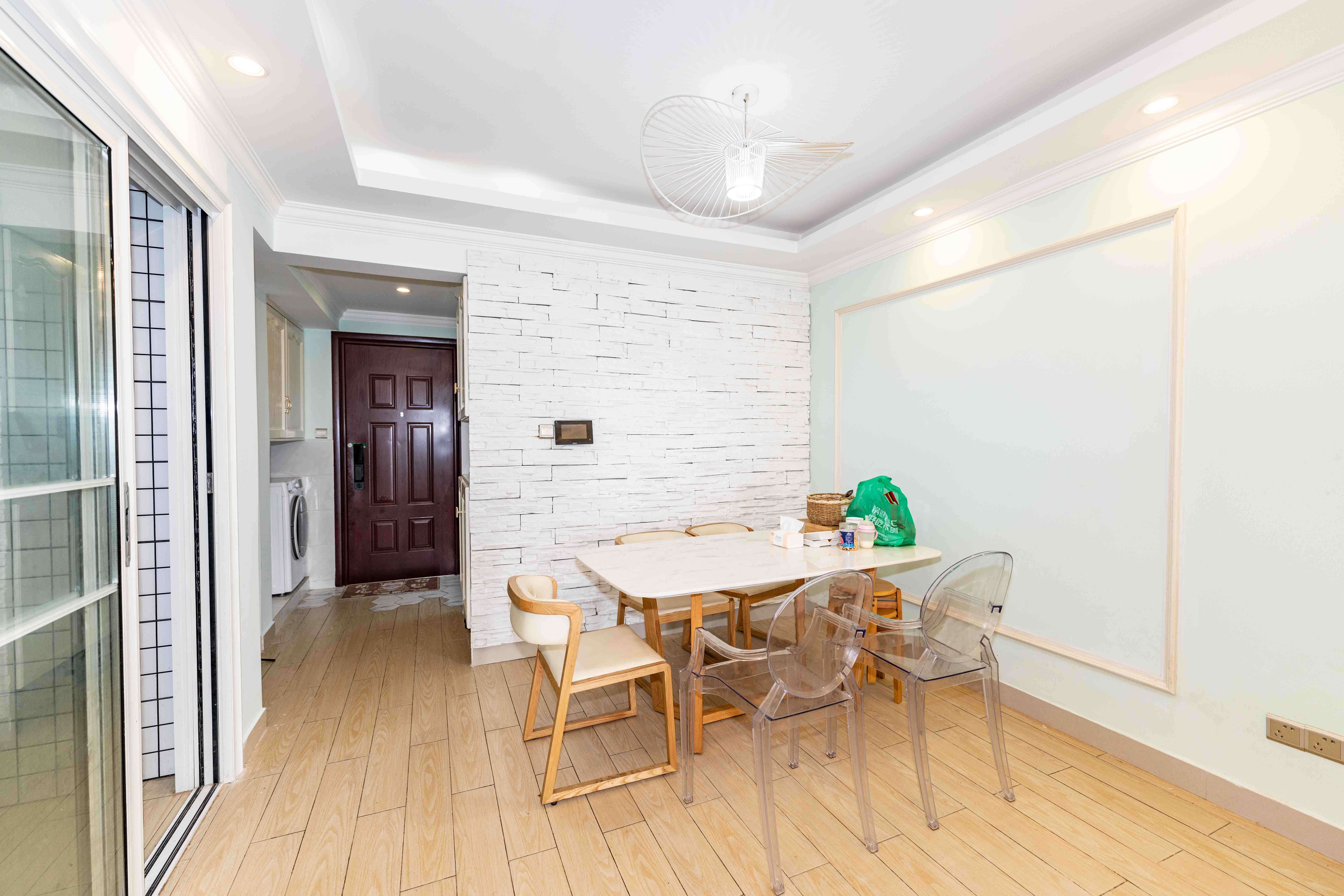 保利城（中航城国际社区、郡原美村）  3室2厅1卫    89.0万客厅