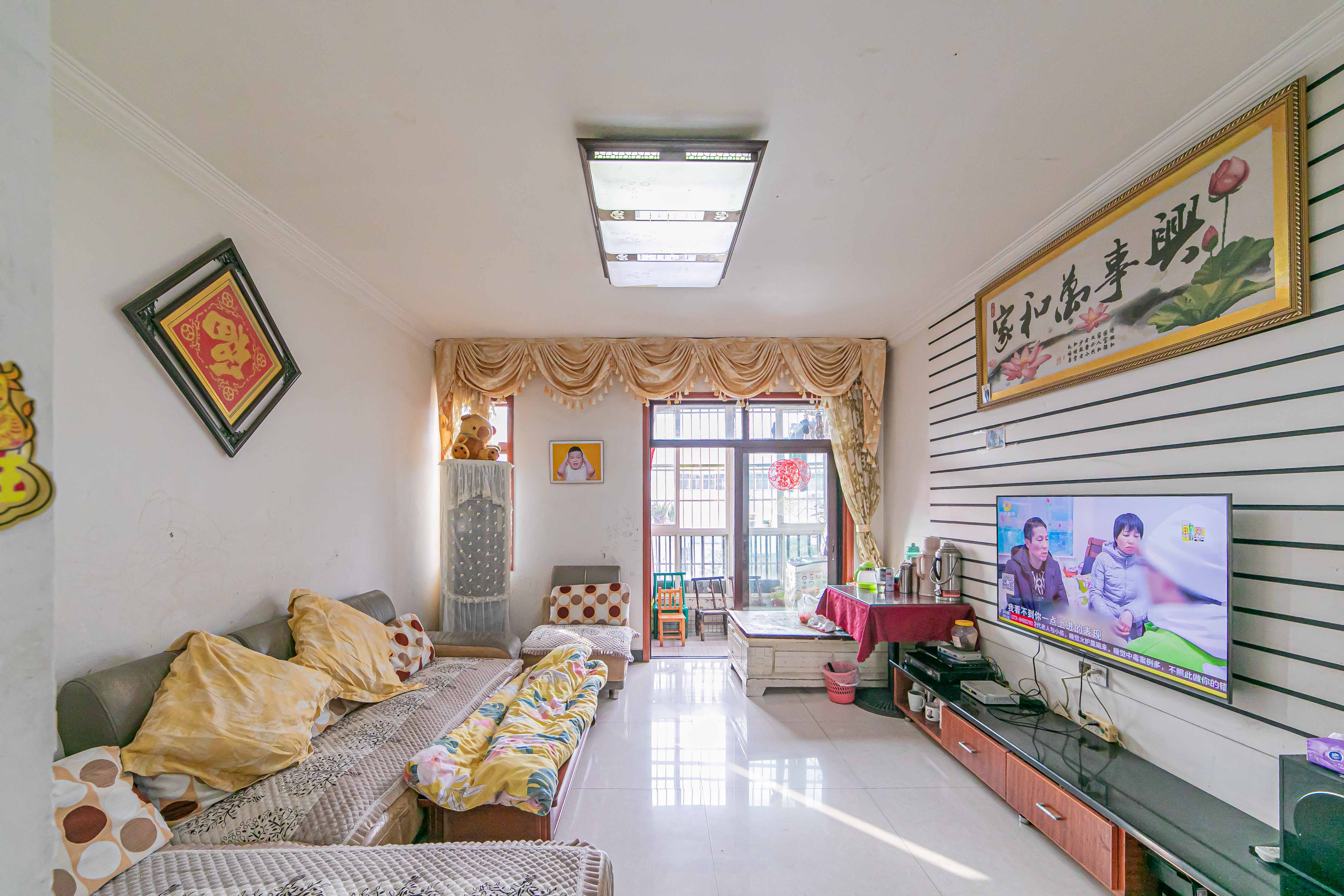 鹏基诺亚山林 2室2厅1卫 63.80万 鹏基诺亚山林 2室2厅1卫 63.80万客厅