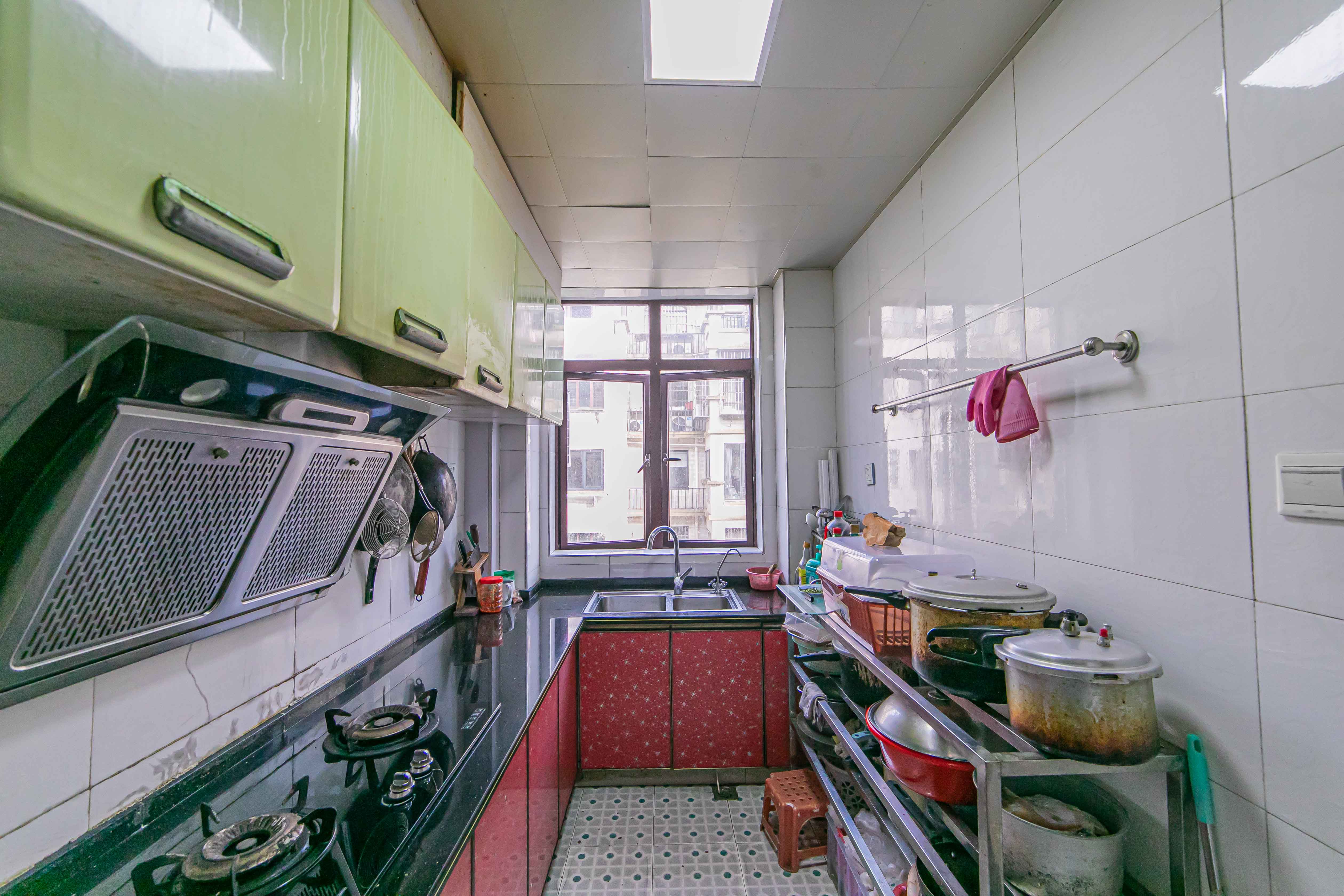 鹏基诺亚山林 2室2厅1卫 63.80万 鹏基诺亚山林 2室2厅1卫 63.80万厨房