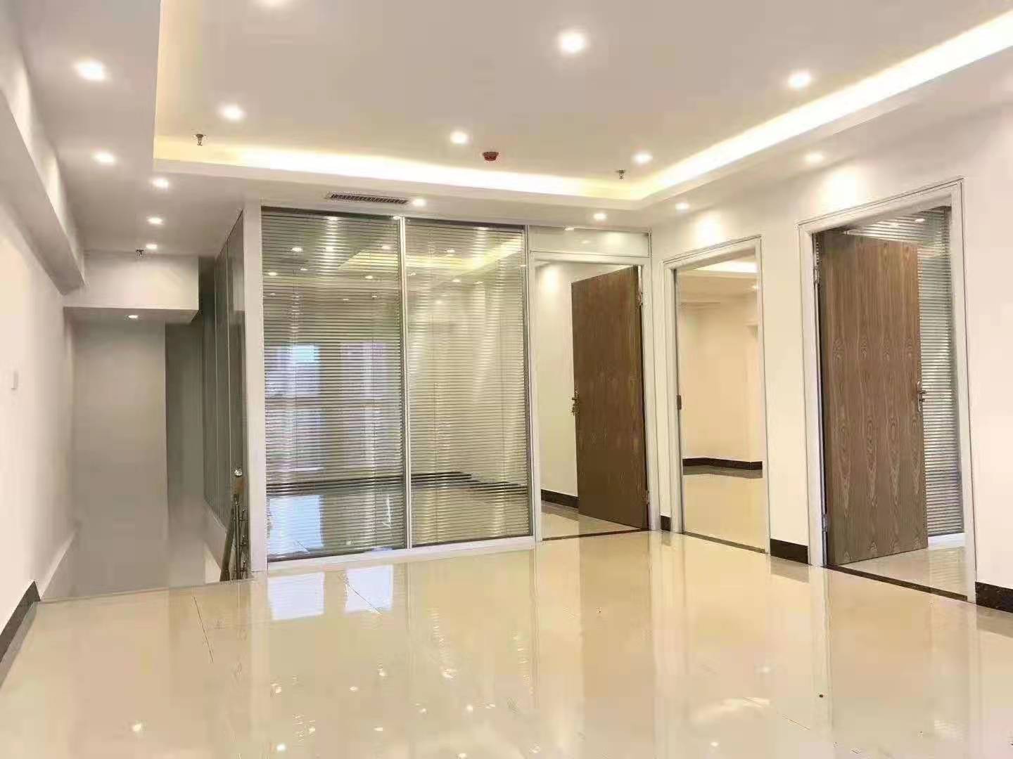 金融城一期  4室2厅1卫   11000.00元/月室内图1