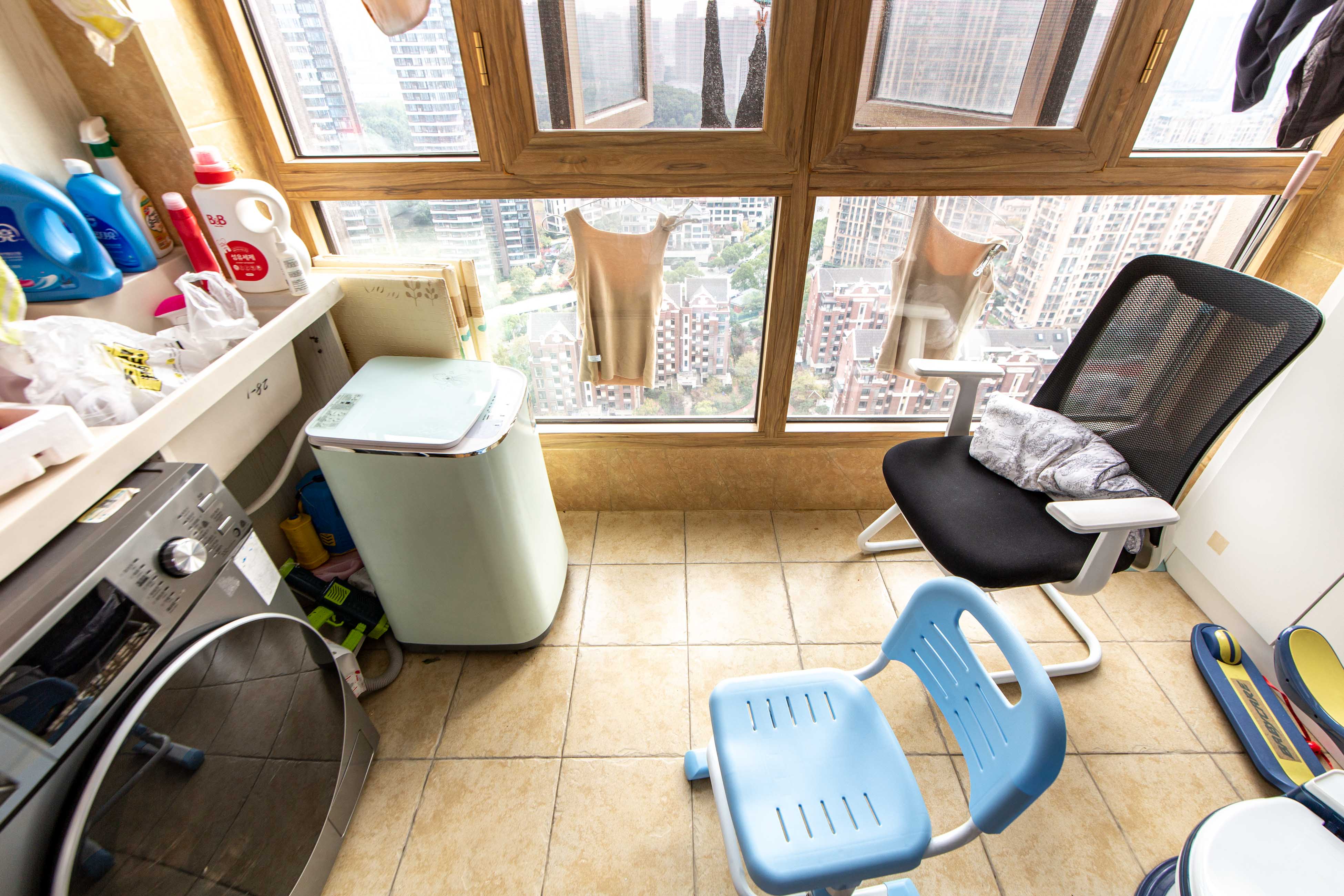 旭辉国际广场（永升商业广场）  3室2厅2卫    149.8万阳台